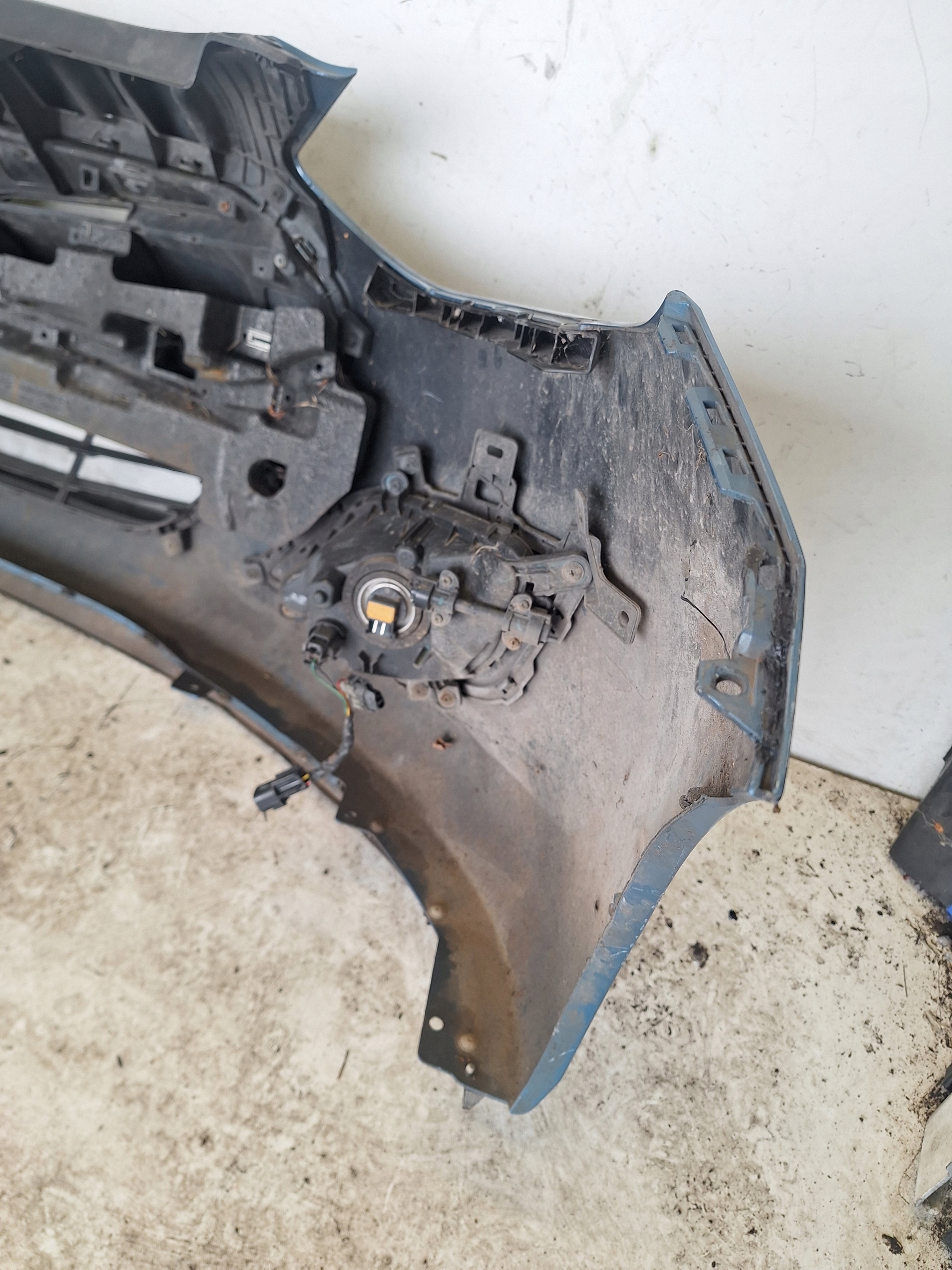 HYUNDAI I30 II 12-15 Paraurti + LED