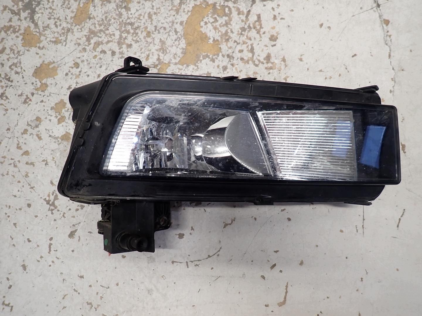 fog light right VW TOURAN 2015- 5TA941662