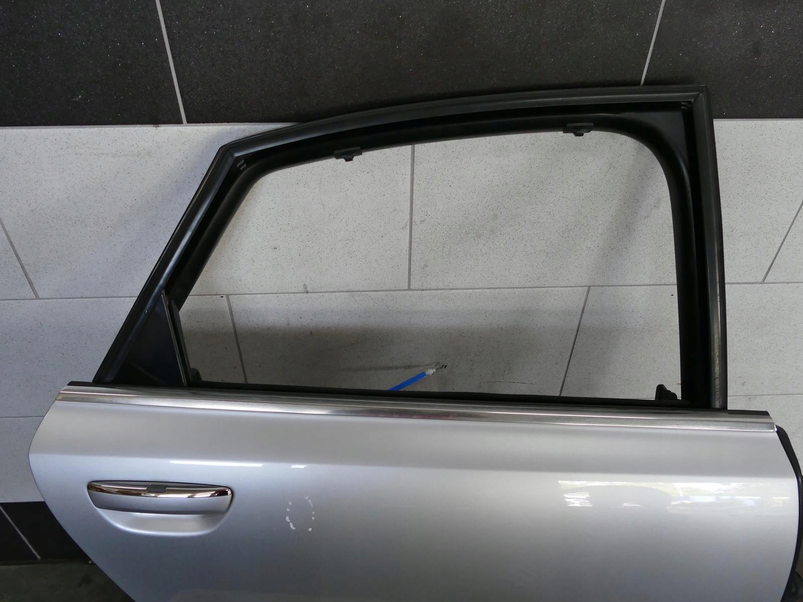 AUDI A8 D3 und LIFT Tür rechts heck hinten LY7W
