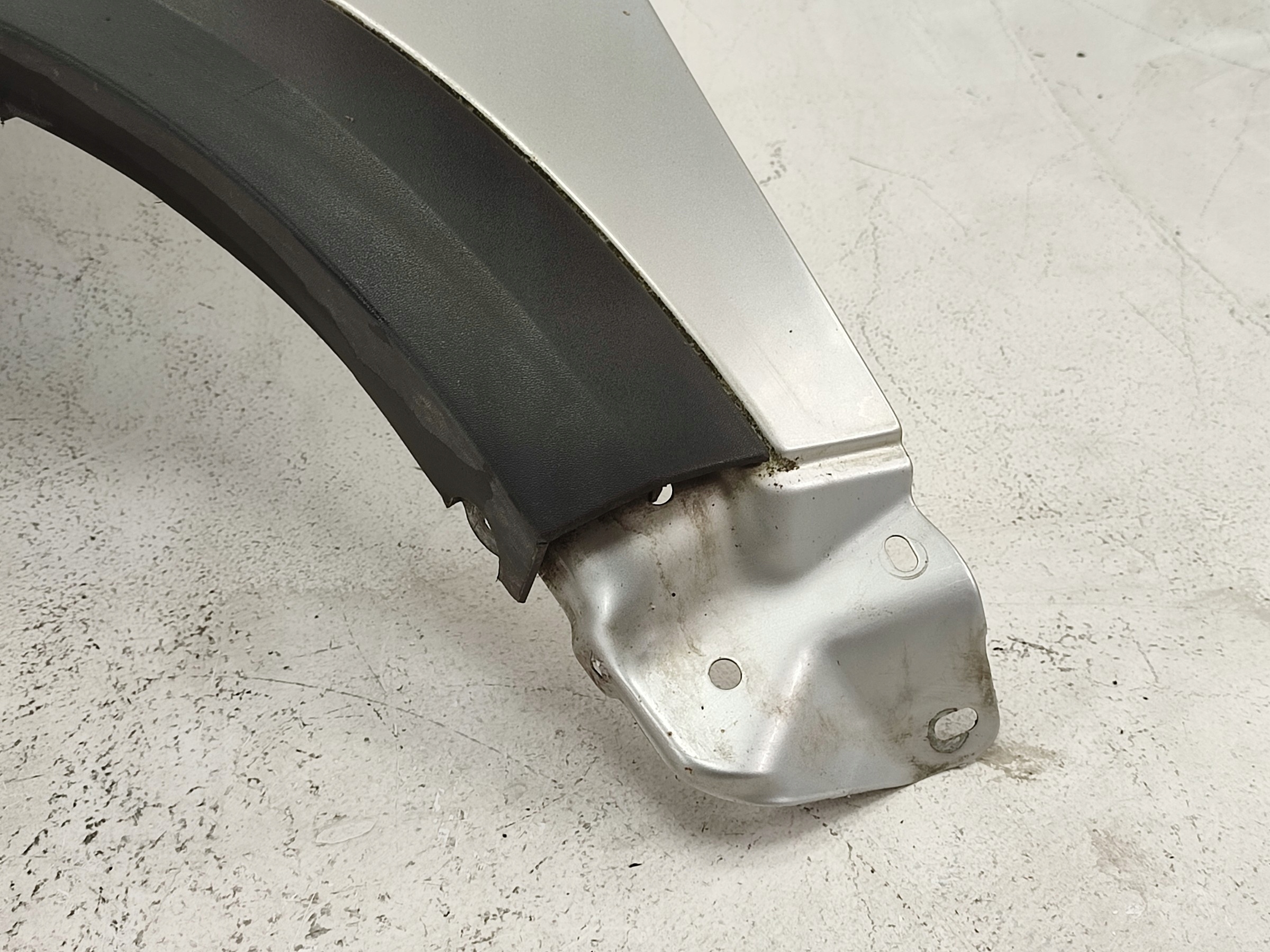 fender left front + moulding VOLVO XC90 W colour 426-26