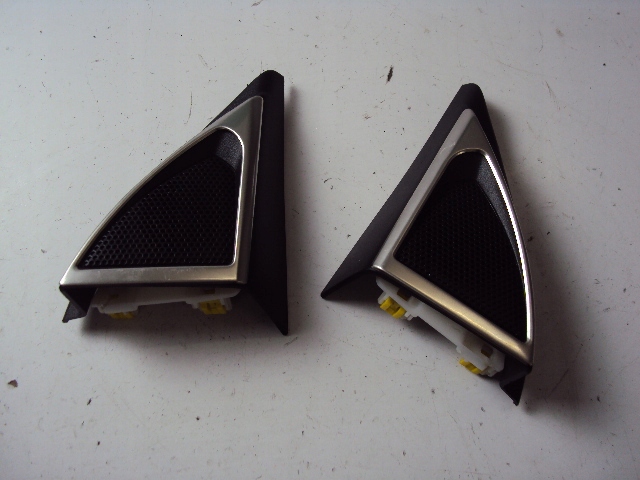 КОЛОНКИ ТРИКУТНИКИ PEUGEOT 3008 II 2016-