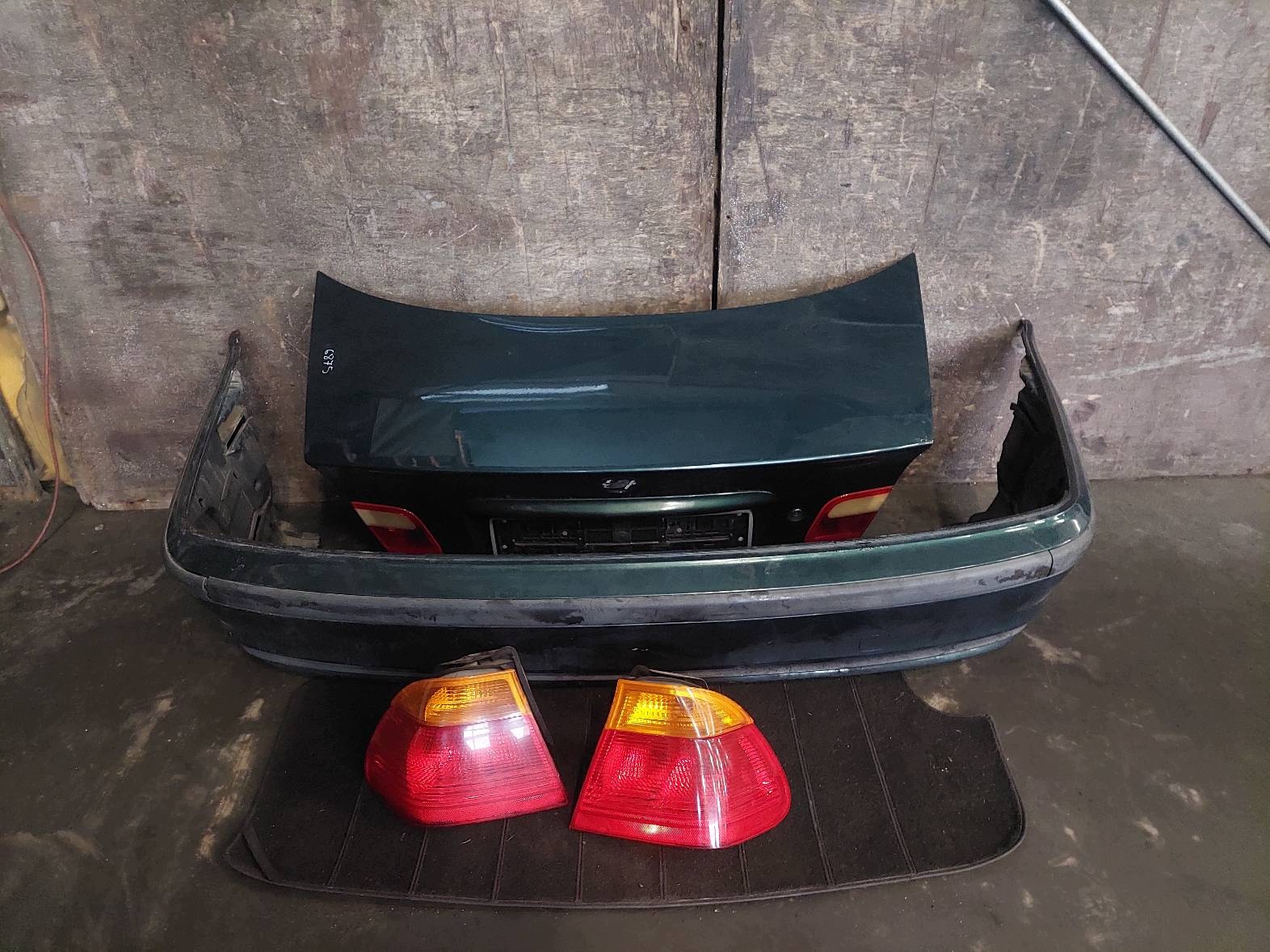 complete rear part BMW E46 320I 386/6 trunk door boot bumper rear part lights