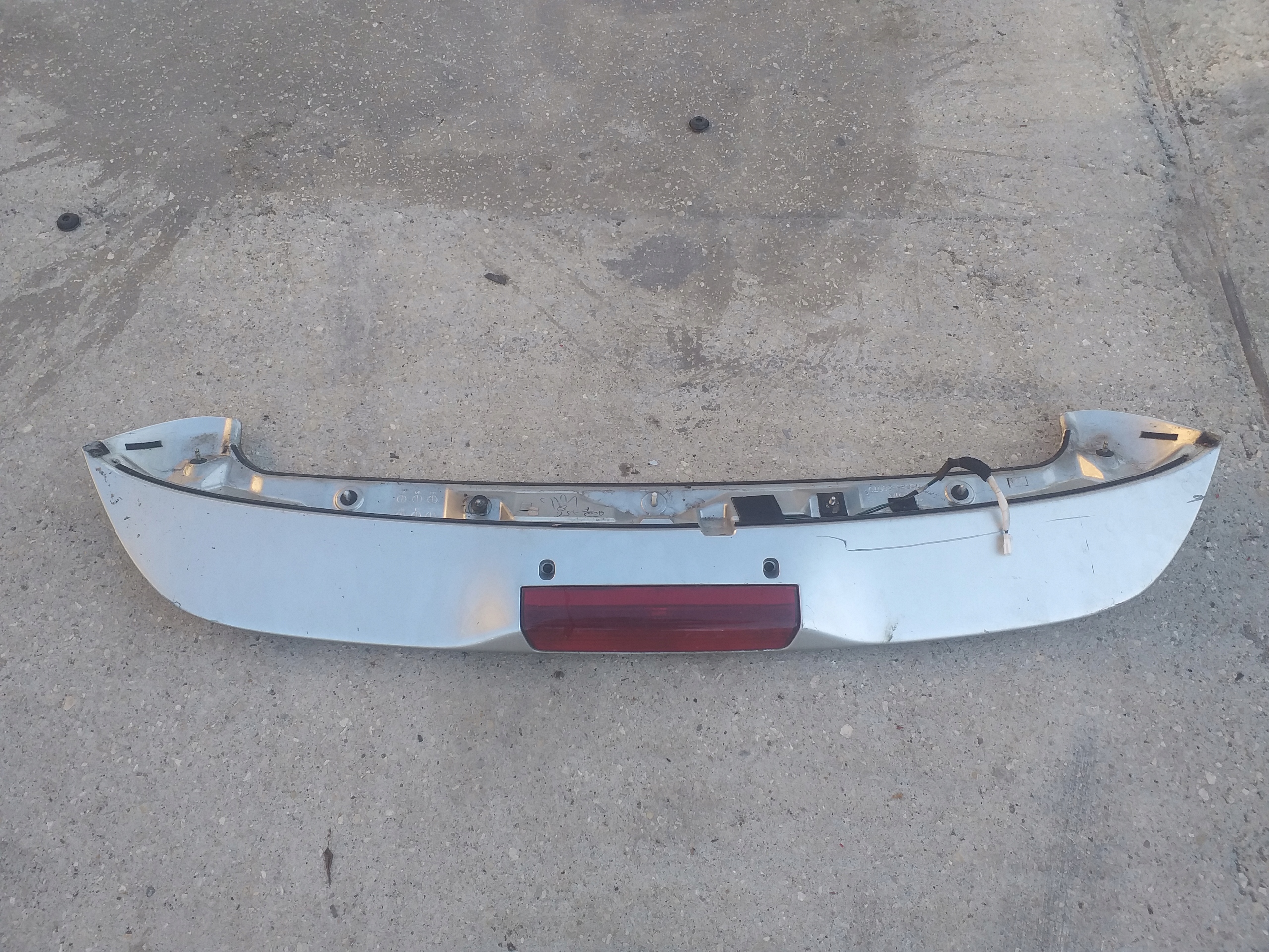 Toyota Previa II spoiler klapy tył światło stop