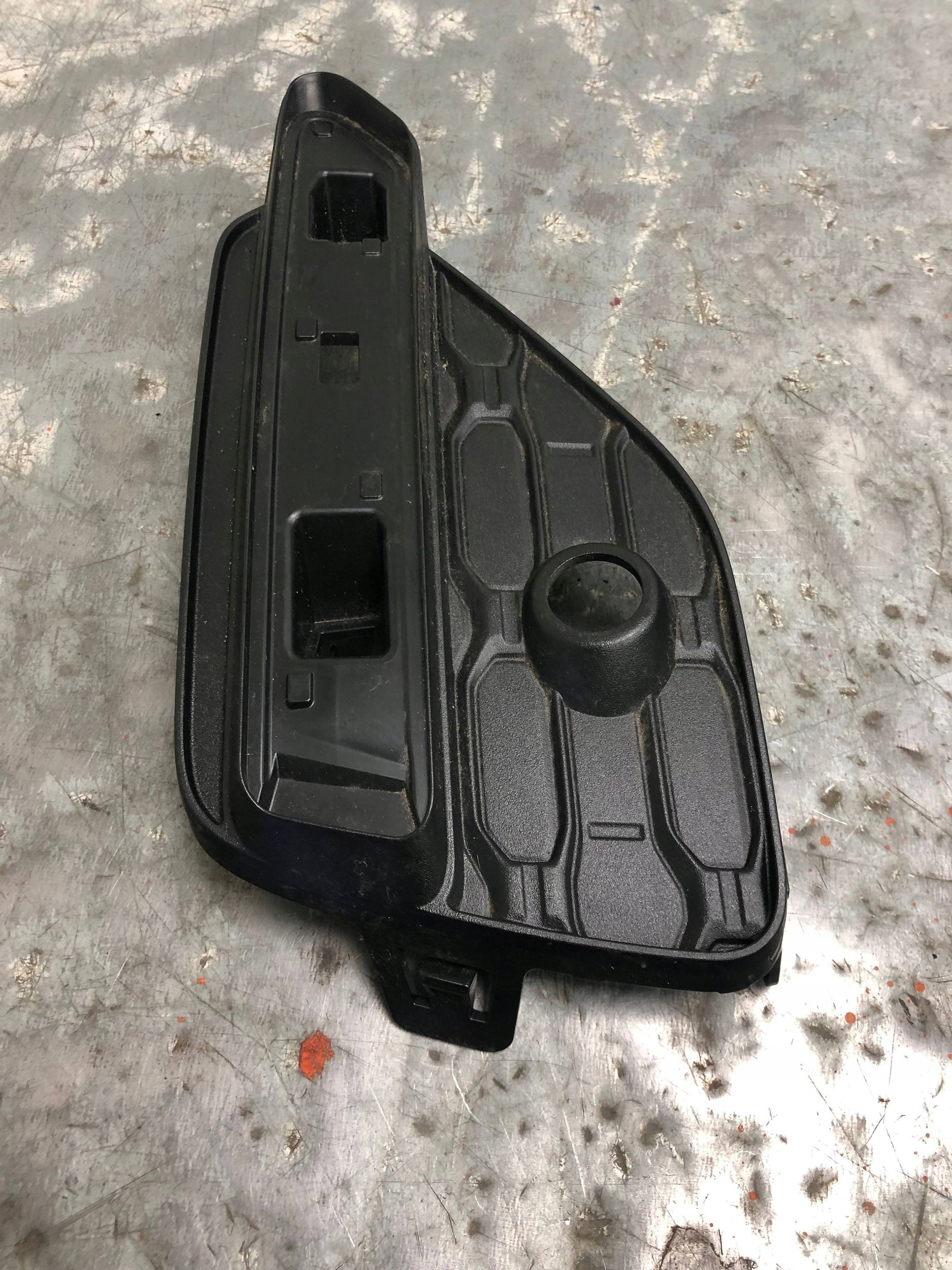 grid of a bumper left rear part AUDI A3 8Y 8Y4807819B