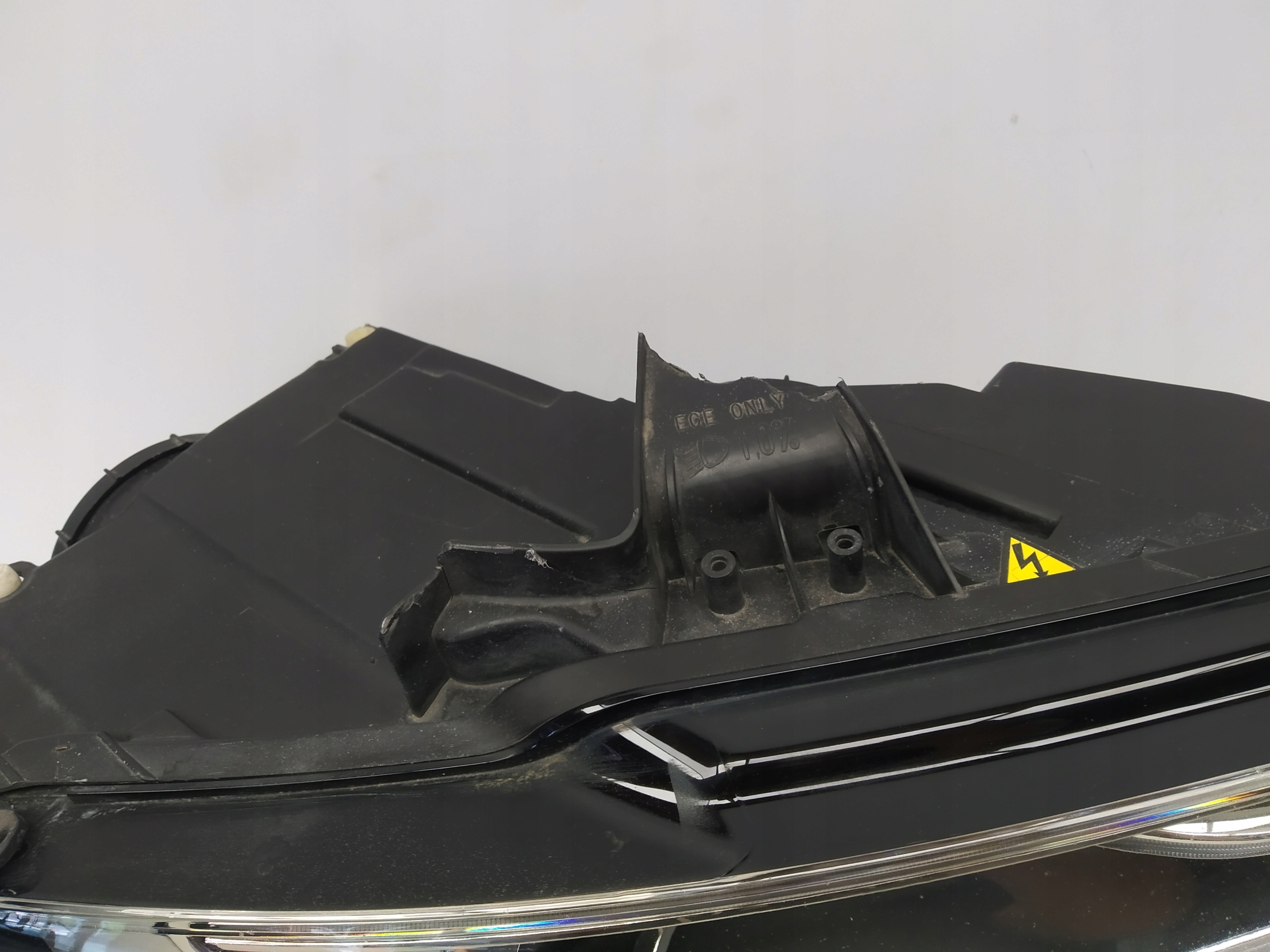 2012r + Audi A3 8V reflektor light front right XENON + LED 8V0941006C