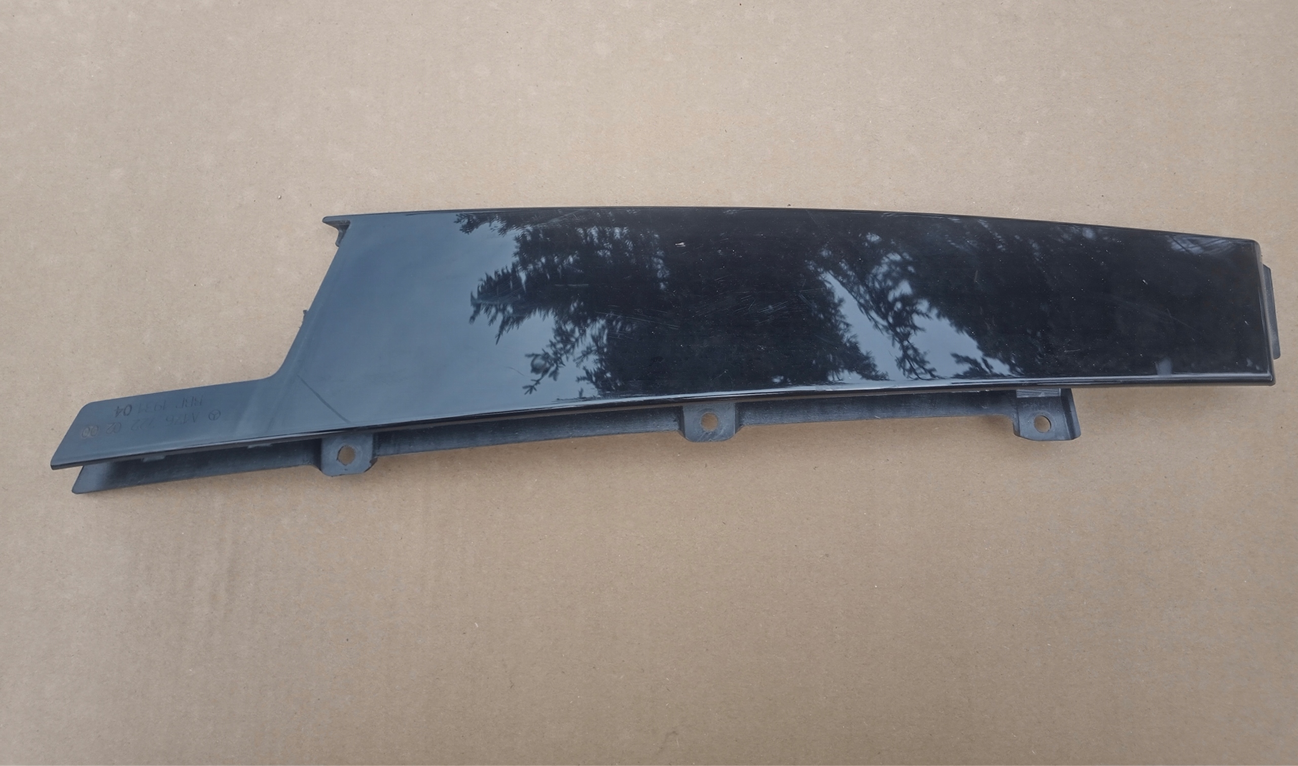 A1767220200 - Молдинг правої передньої двері MERCEDES W176 A-Class