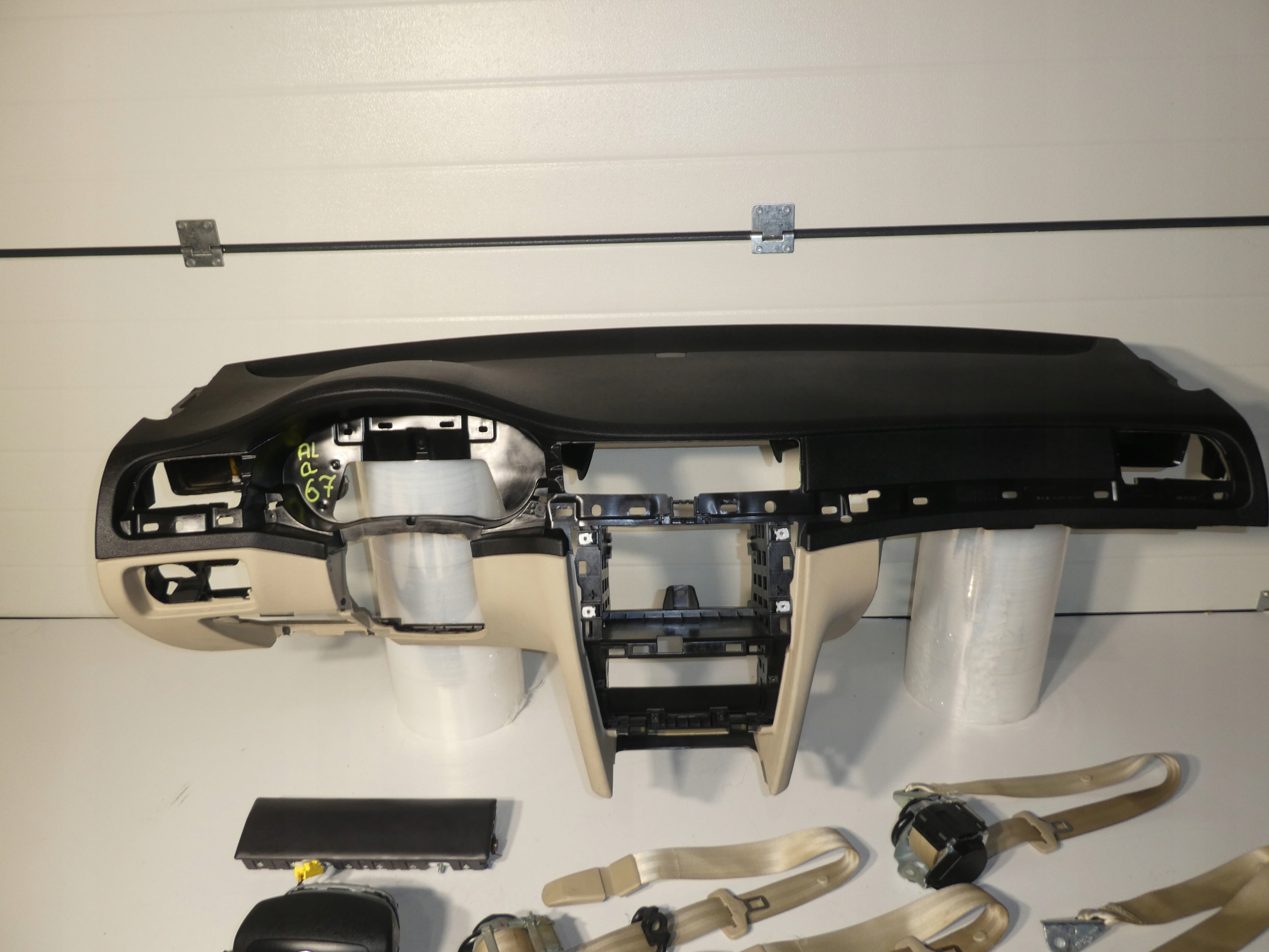 SKODA SUPERB II dashboard console airbag tension belts