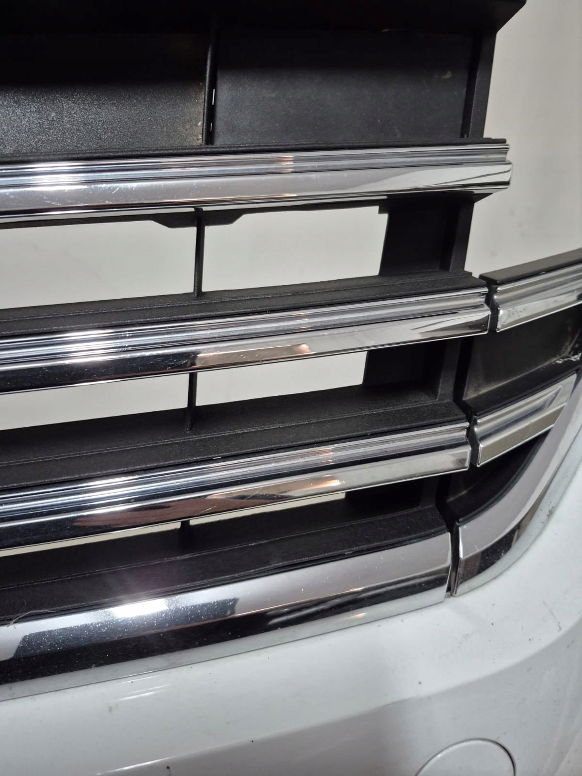 VW TOUAREG III 760 R-LINE 18- bumper front front PDC 760807221F