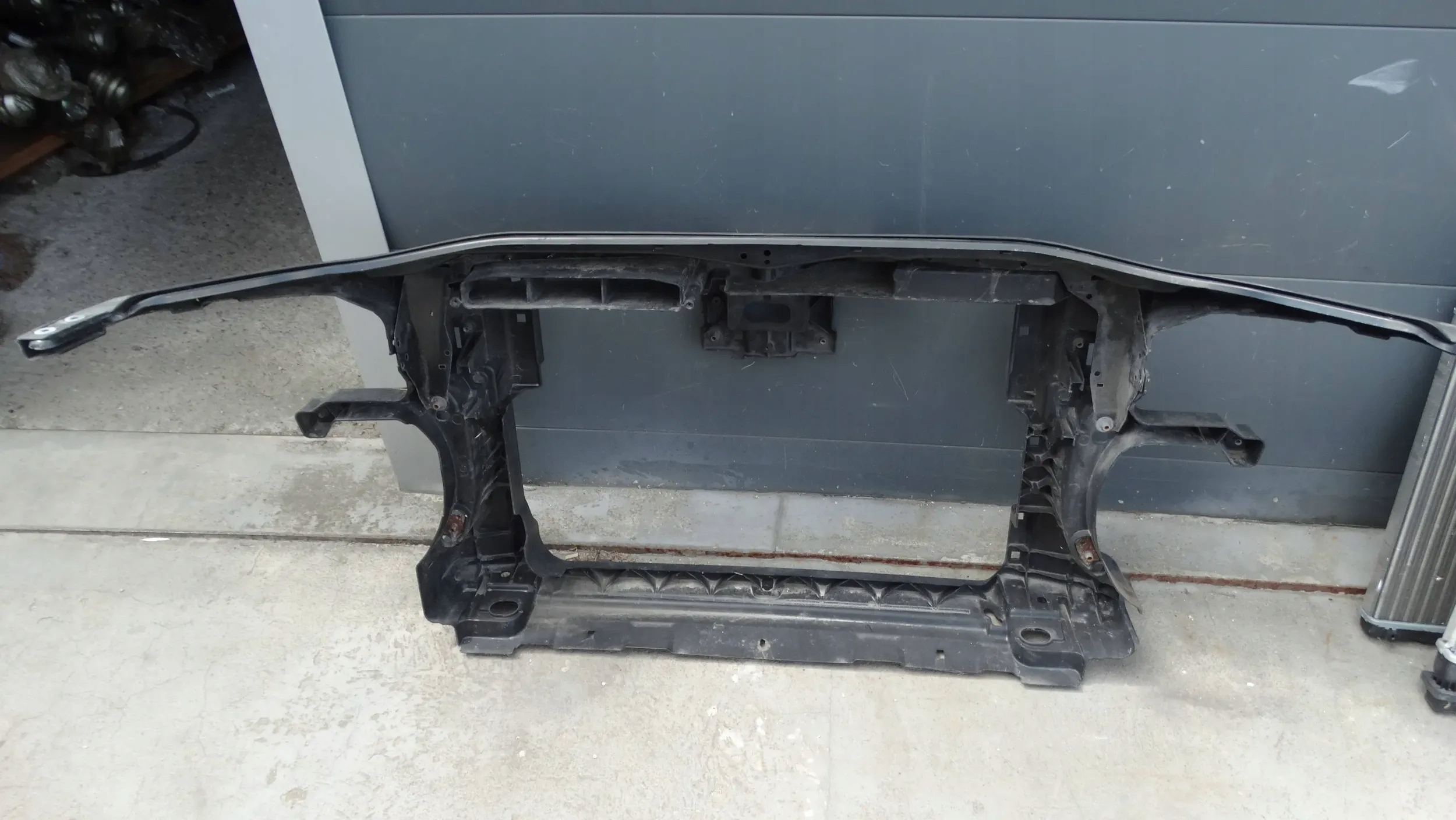 панель передняя / телевизор 3AA805588D vw PASSAT B7