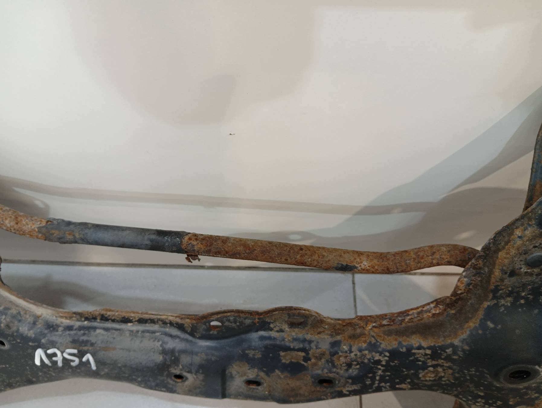 axle beam springing front E11 Toyota Corolla VIII (1995-2000)