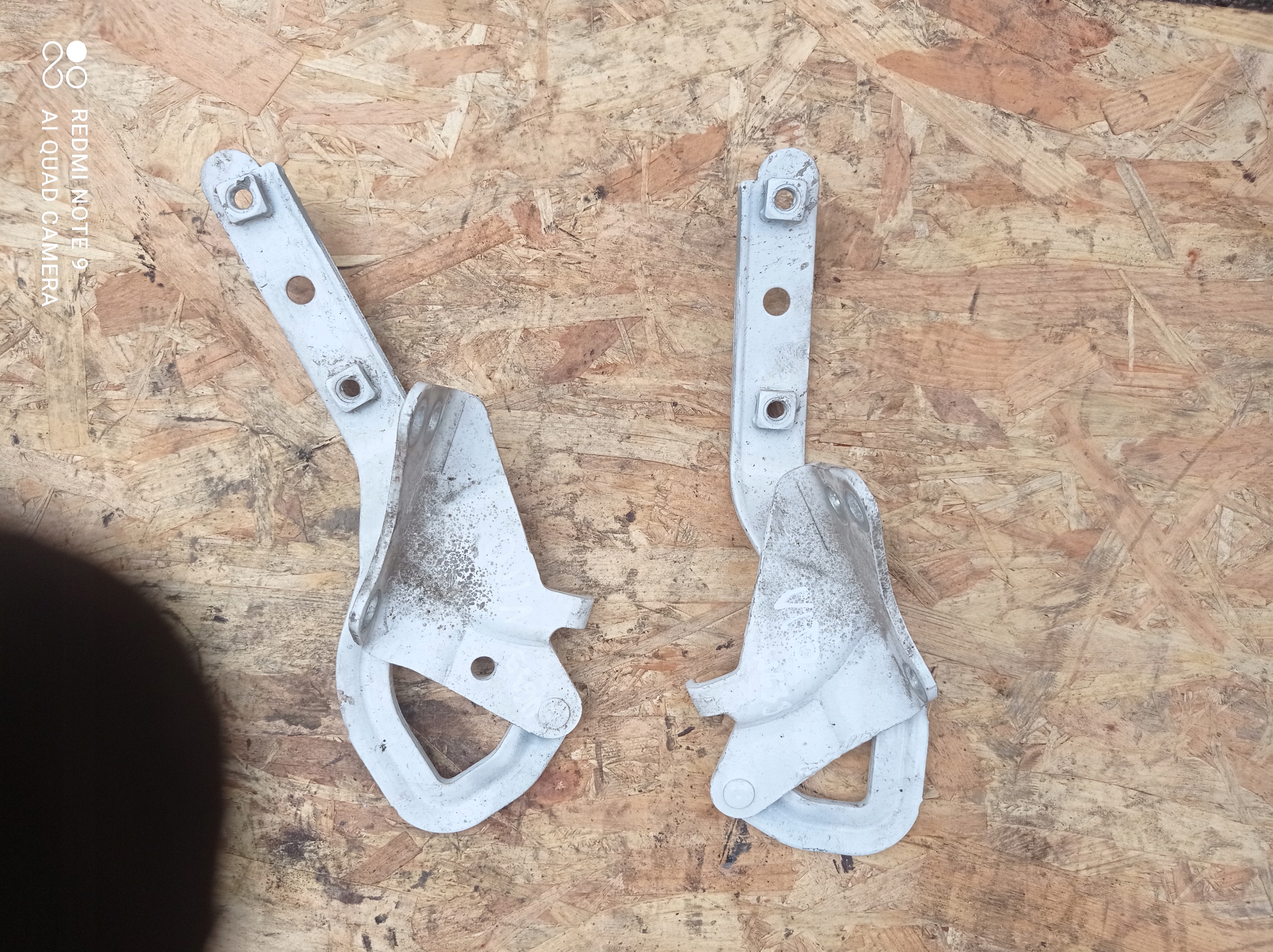 Zawiasy Maski Mercedes Vito W639 Lift