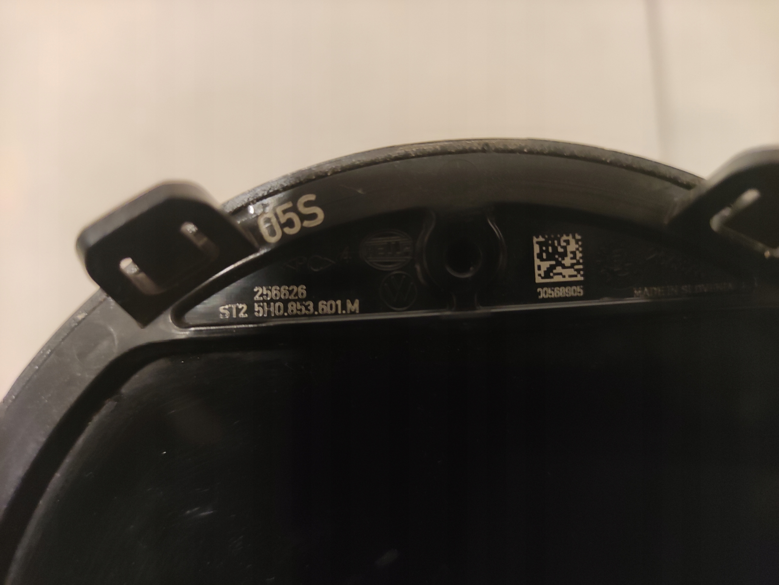 ZNACZEK EMBLEMAT PRZÓD POD RADAR 5H0 GOLF VIII 8 5H0853601M Marka Volkswagen