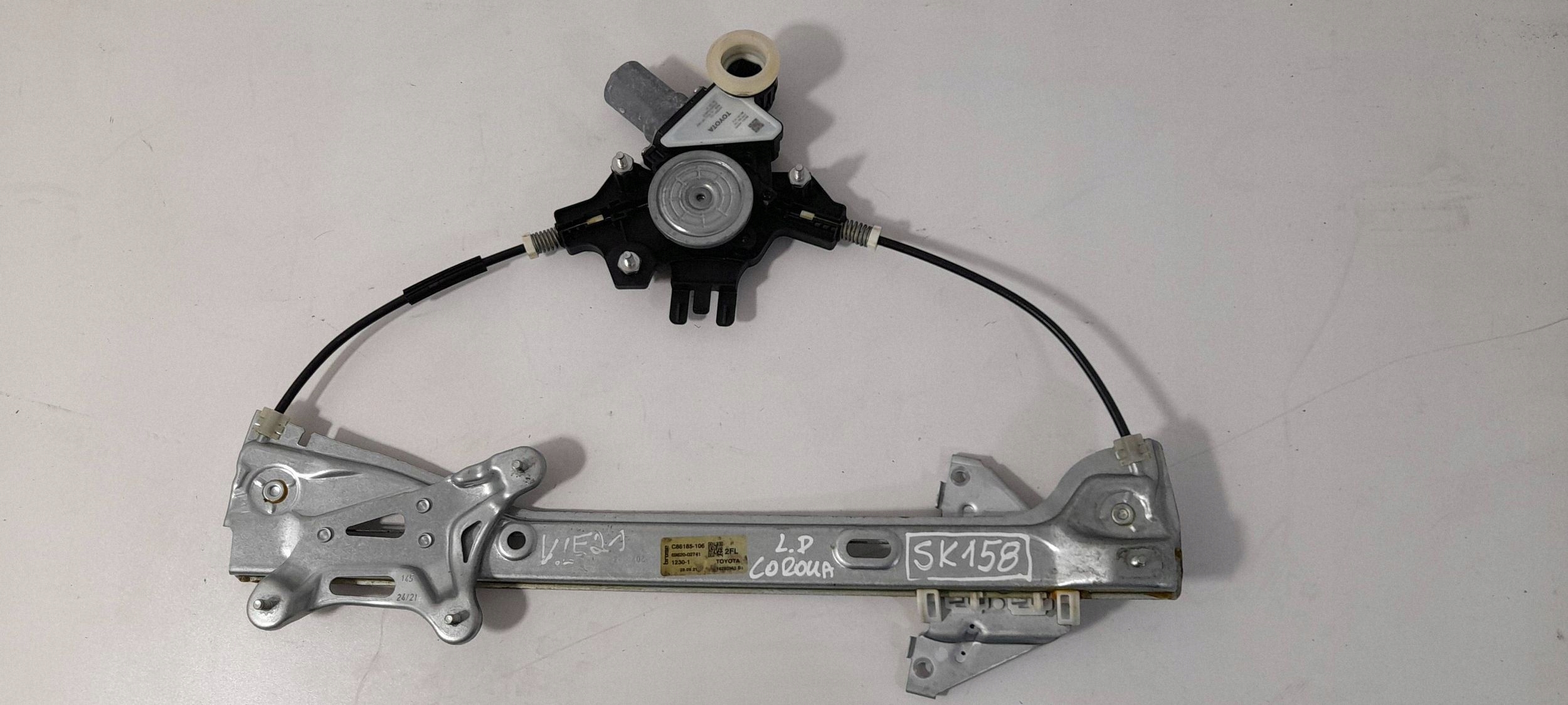 Toyota Corolla E21 window regulator front left 6982002741 (SK158)