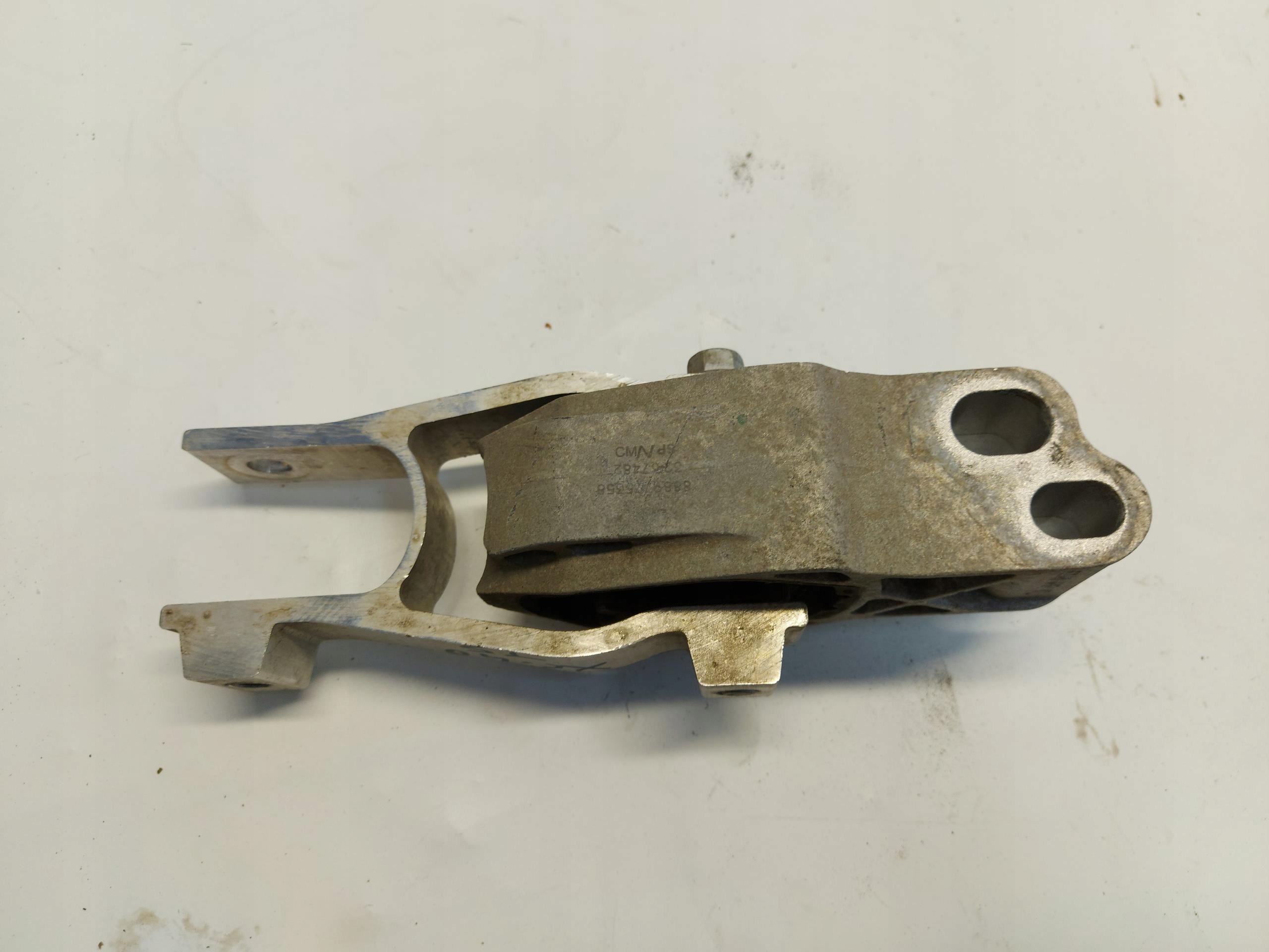 Volvo XC40 T5 EH, 2021 holder engine mount gearboxes rear lower 3237482