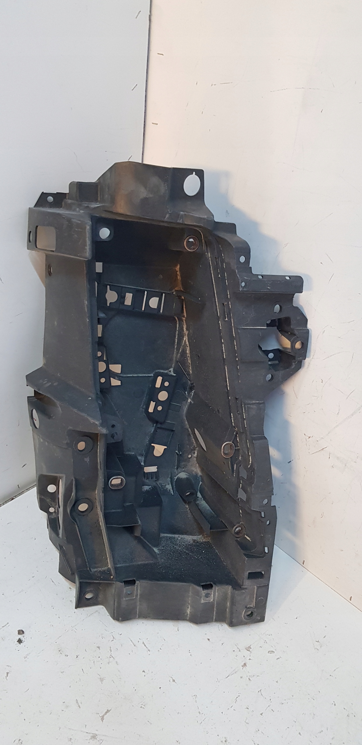 Корпус фары горшок volvo fh 13 82056986