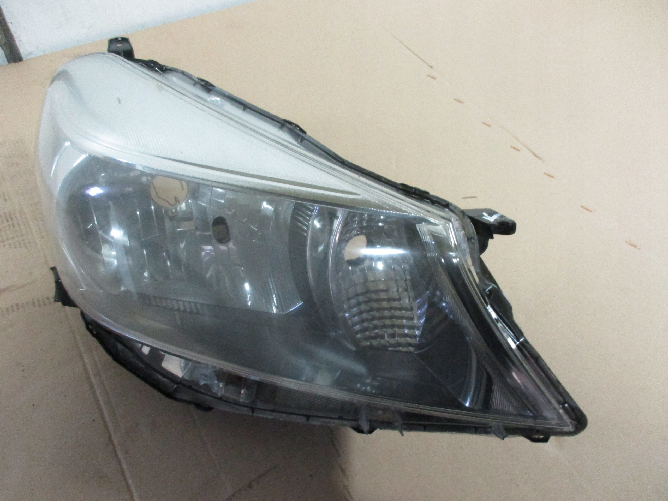 light right front front Toyota Yaris 3 III 11-14r