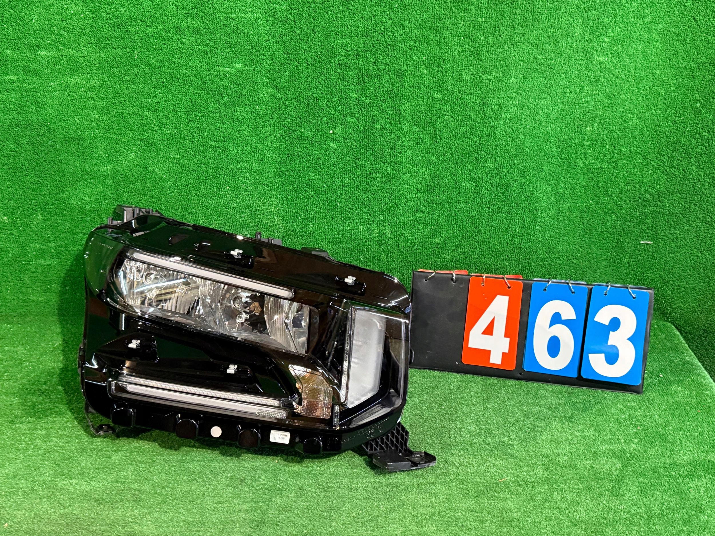 REFLEKTOR rechts CITROEN e-c3 24- nr:463