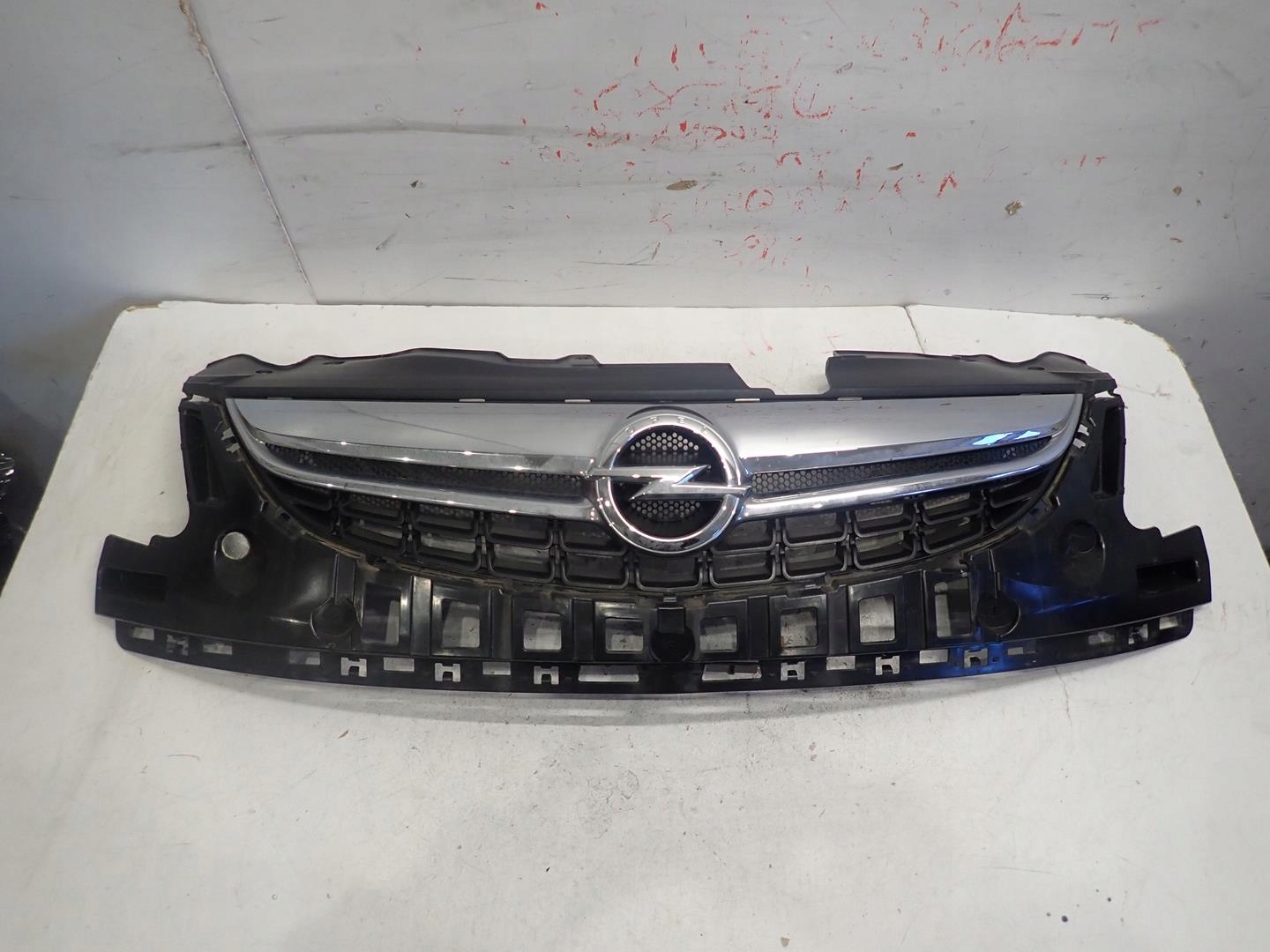 Grill OPEL CORSA D LIFT 2011-2014 13286000