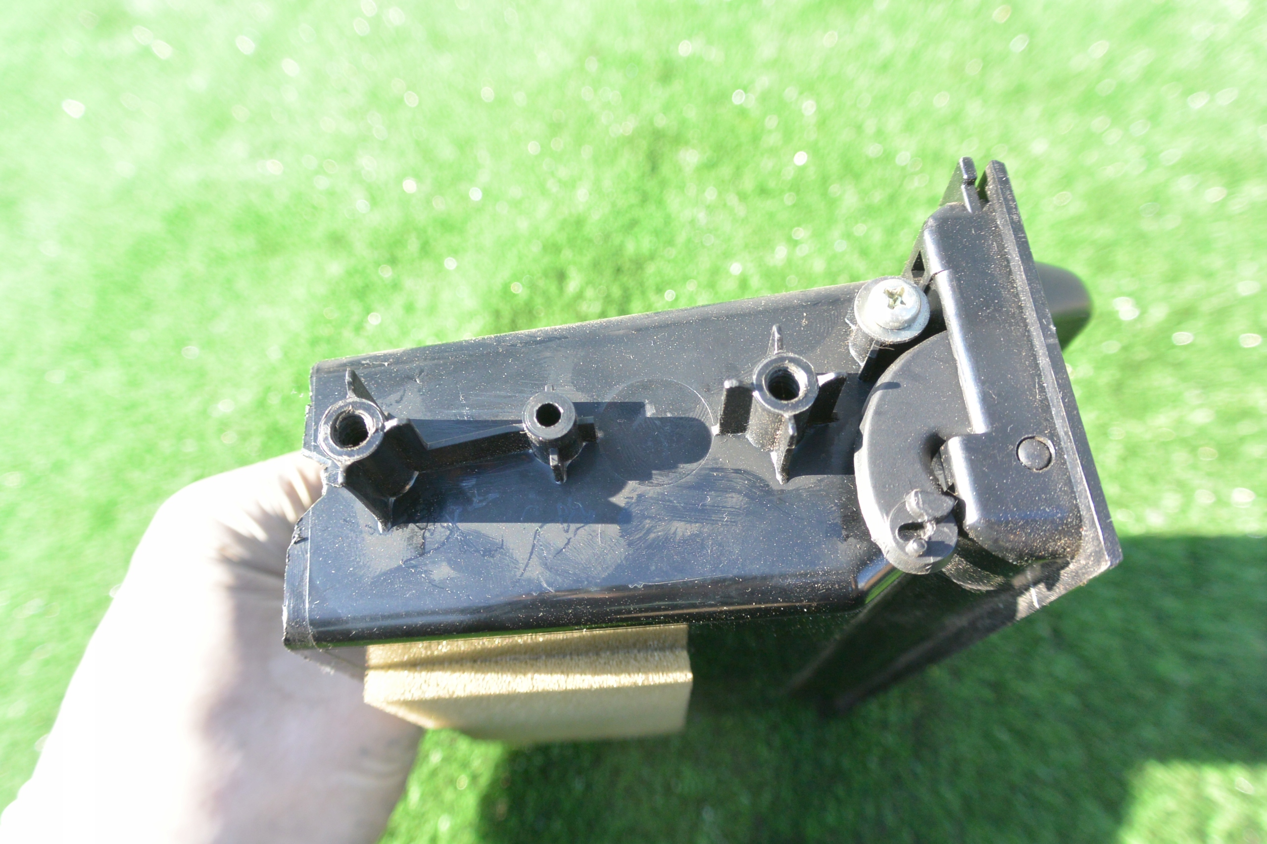 NISSAN MAXIMA QX A33 HANDSCHUHFACH ARMATURENBRETT