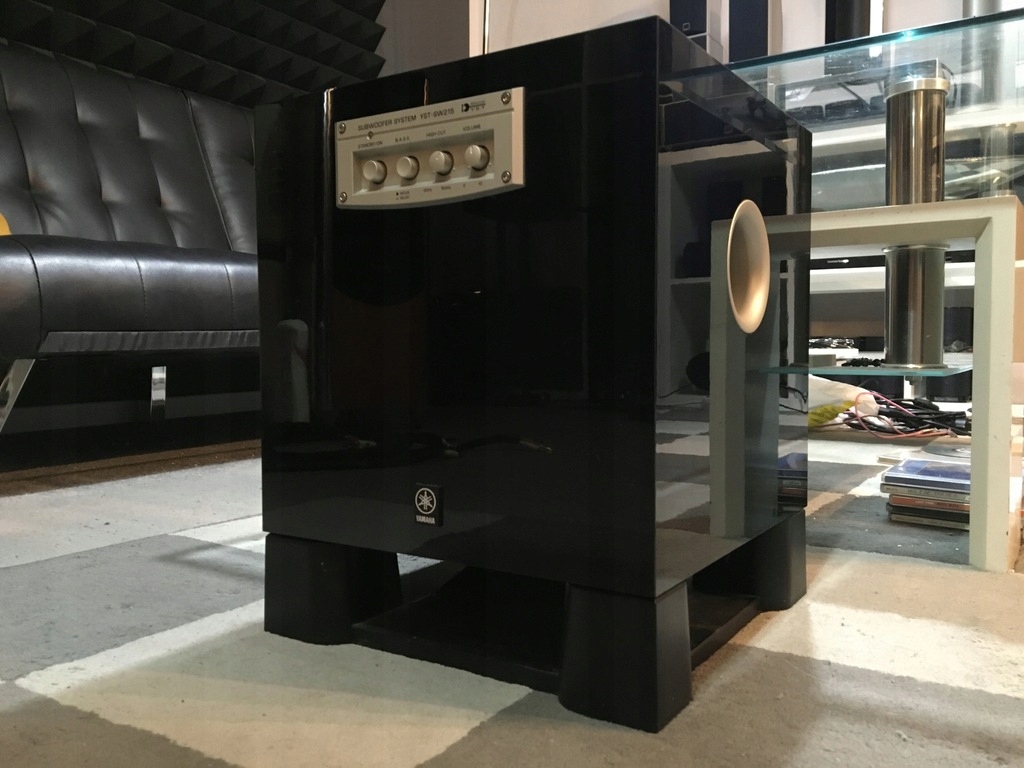 Hi-End Subwoofer YAMAHA YST-SW215 Black Piano 150W