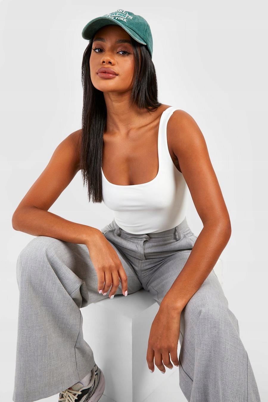 3B0B17 P24 BOOHOO BIAŁE BODY SLINKY M Rękaw na ramiączkach