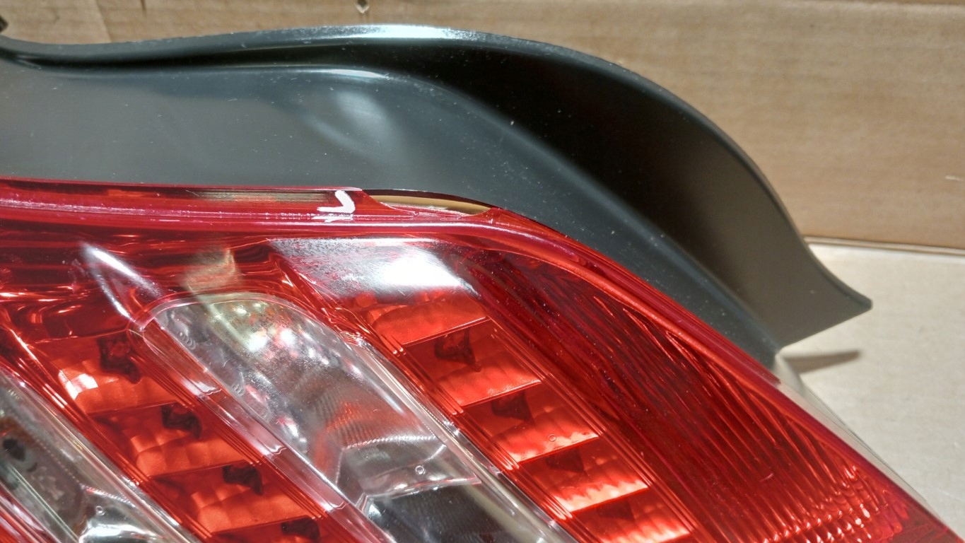 PEUGEOT 508 SEDAN LAMPA TYŁ LEWY LED Producent części Inny