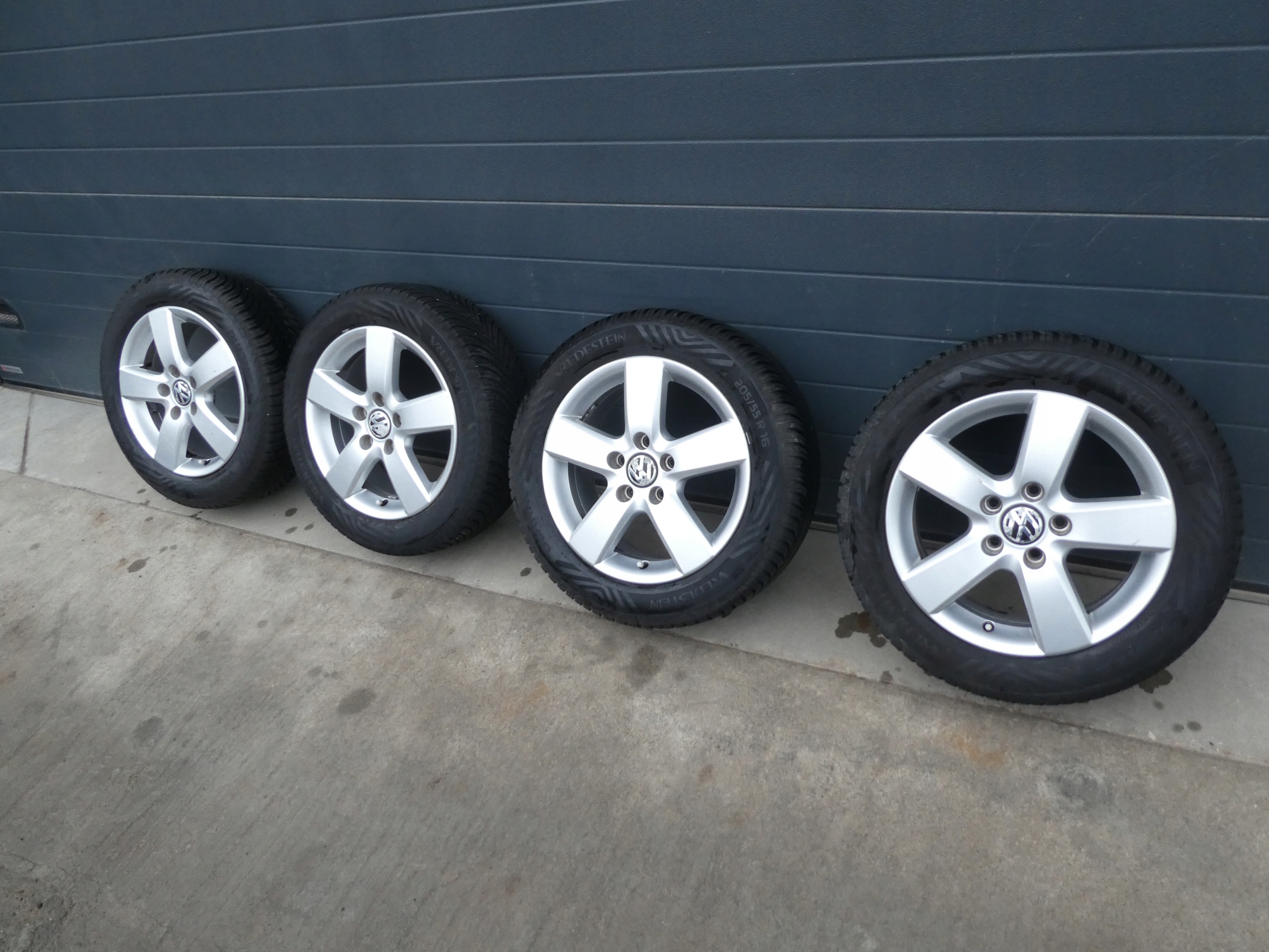 4X wheels discs tyres VW 1T0601025M 2022R