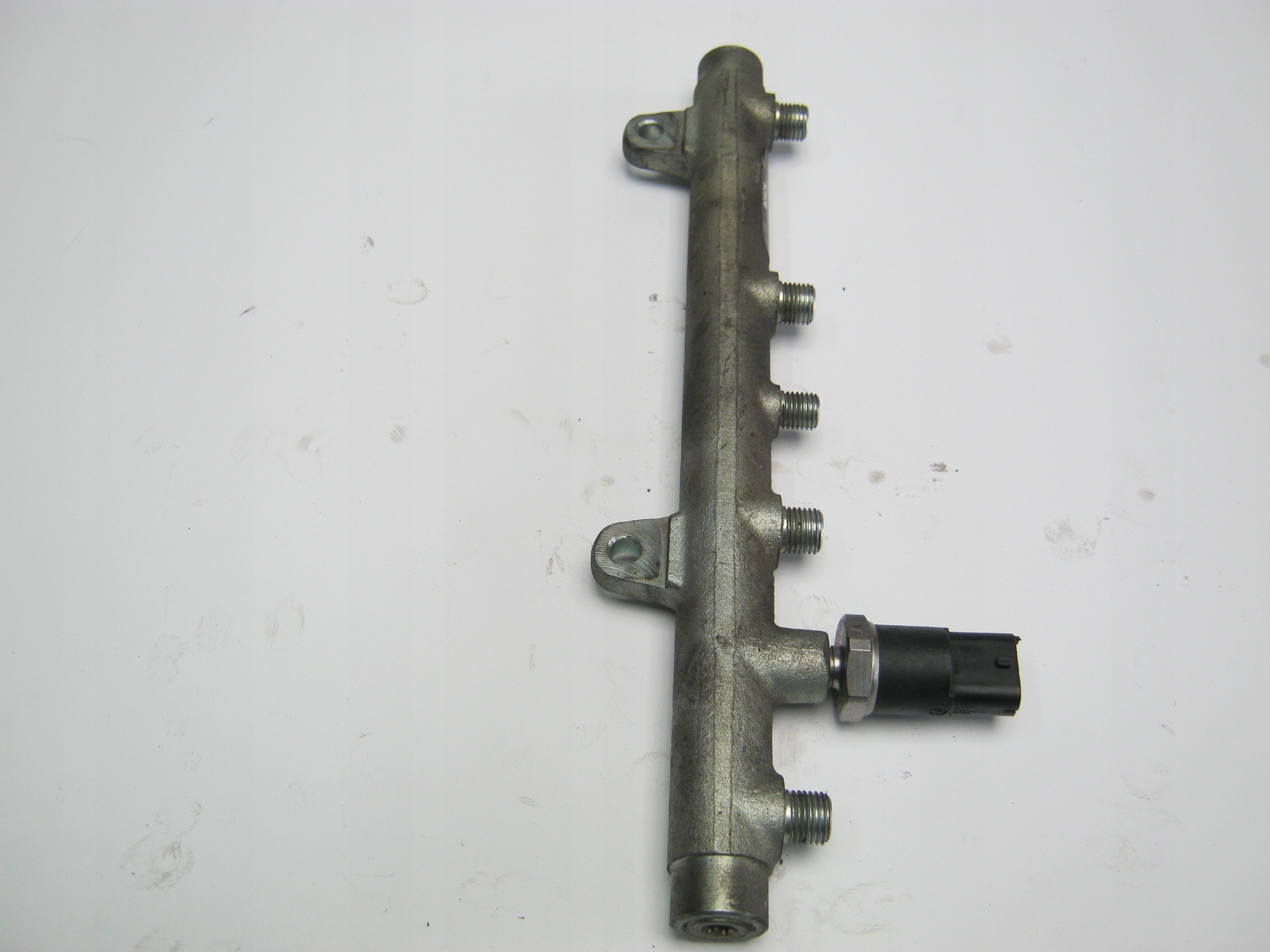 injection ramp RENAULT 1.9 DCI 0445214015