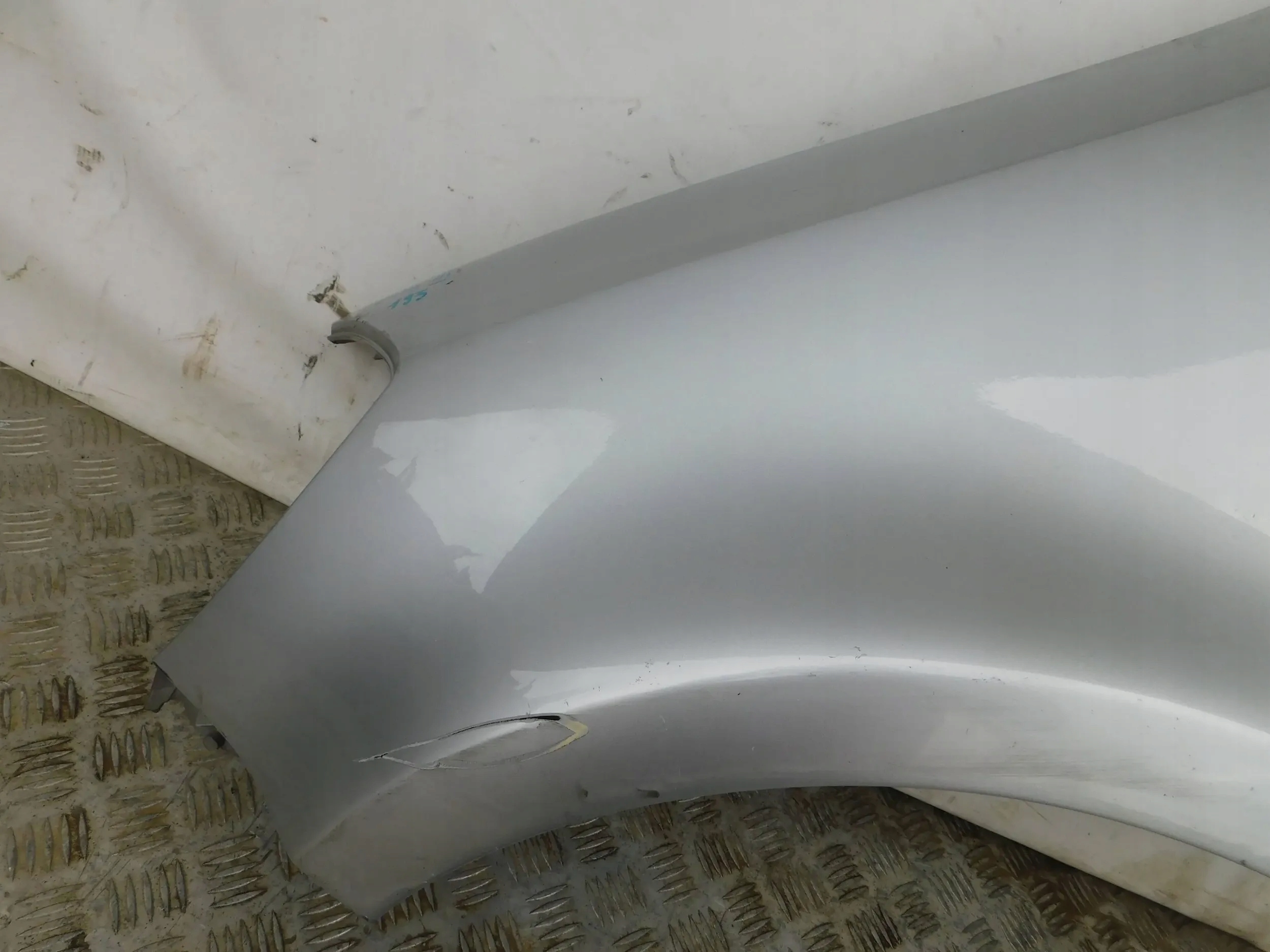 fender front front left RENAULT CLIO III 3 195