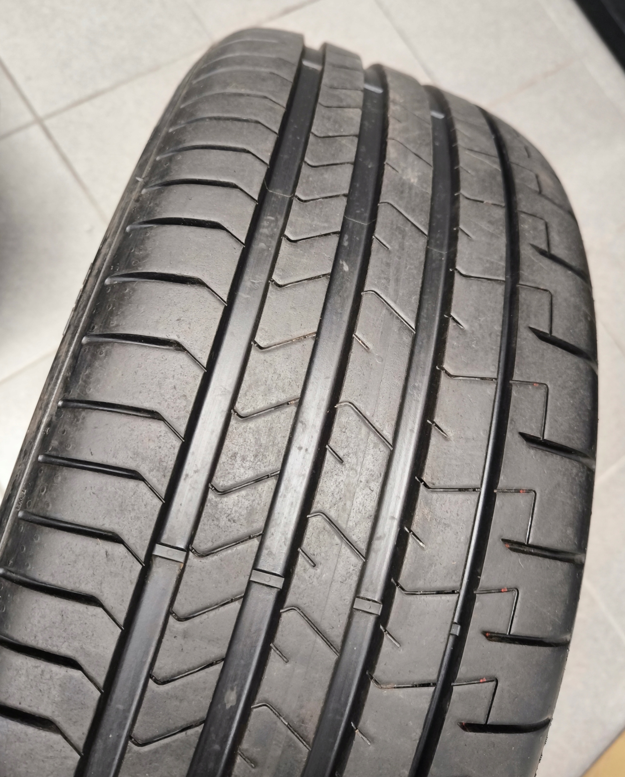 Opona Pirelli PZero 255/45/20 rok 2022 idealna