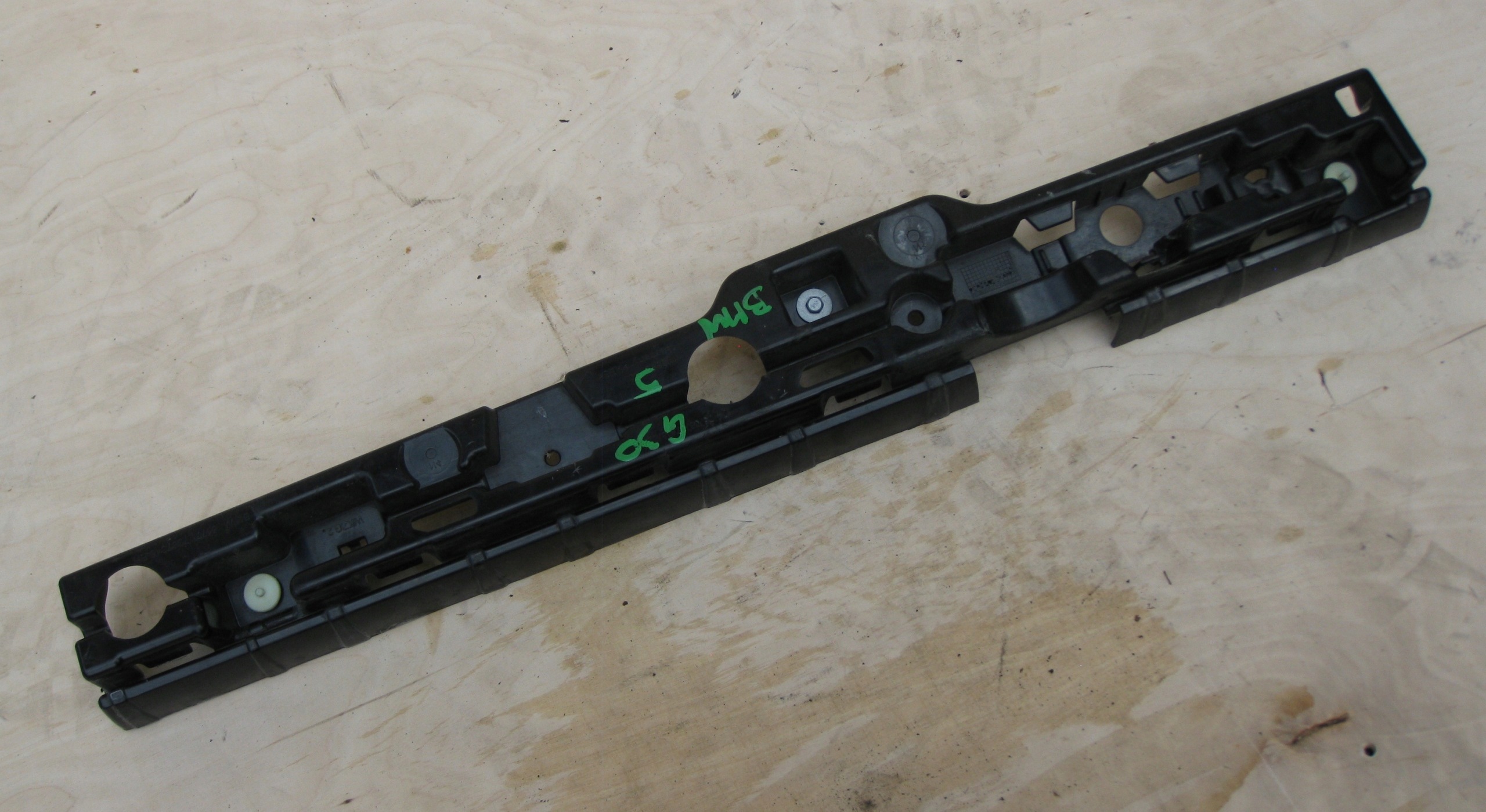 BMW 5 G30 3.0D 19R Support Console Support plaque Jupes Droite 7387346