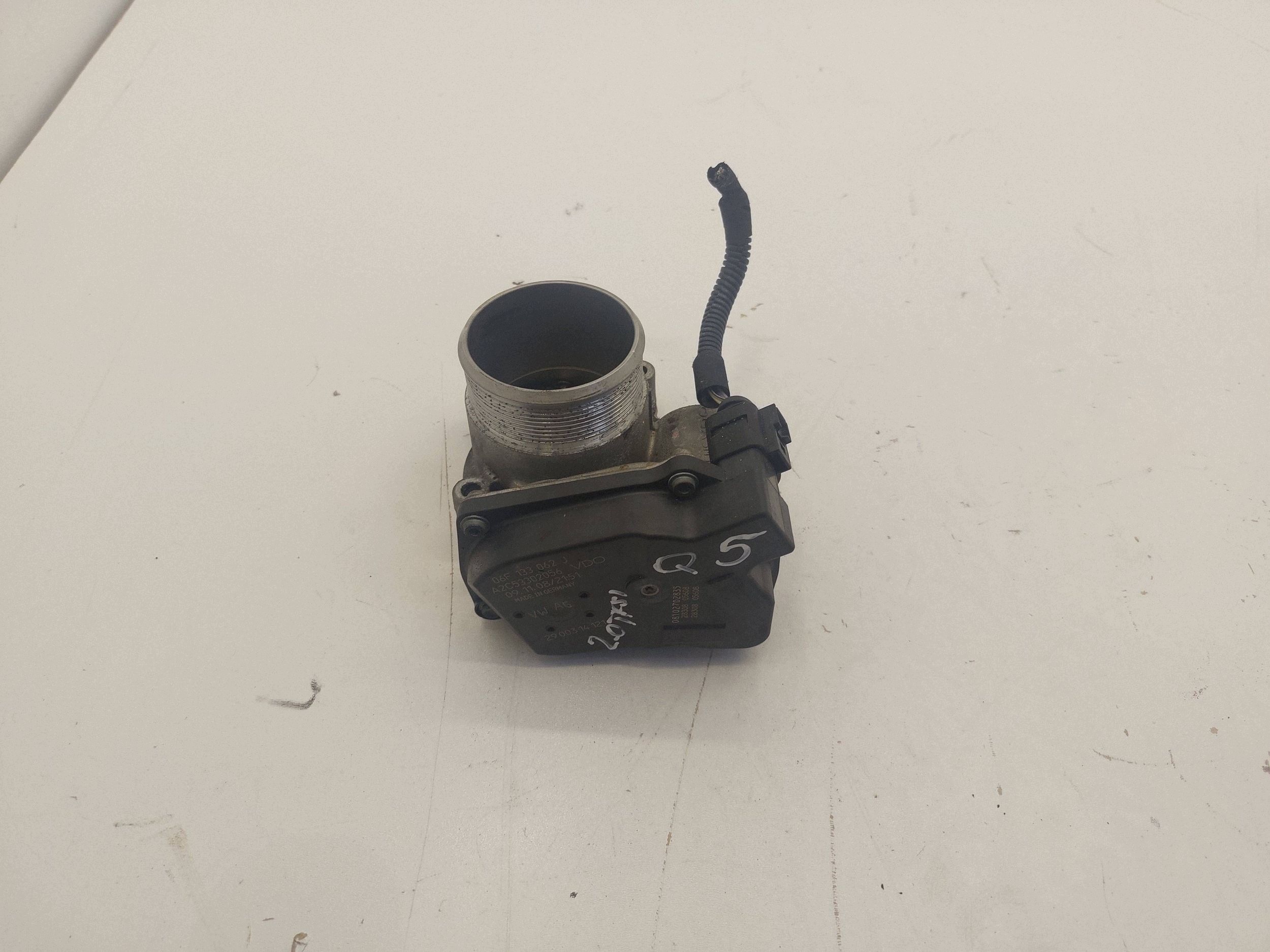 AUDI A5 A4 Q5 VW GOLF VI EOS 1.8 2.0 TFSI Valvola a farfalla 06F133062J