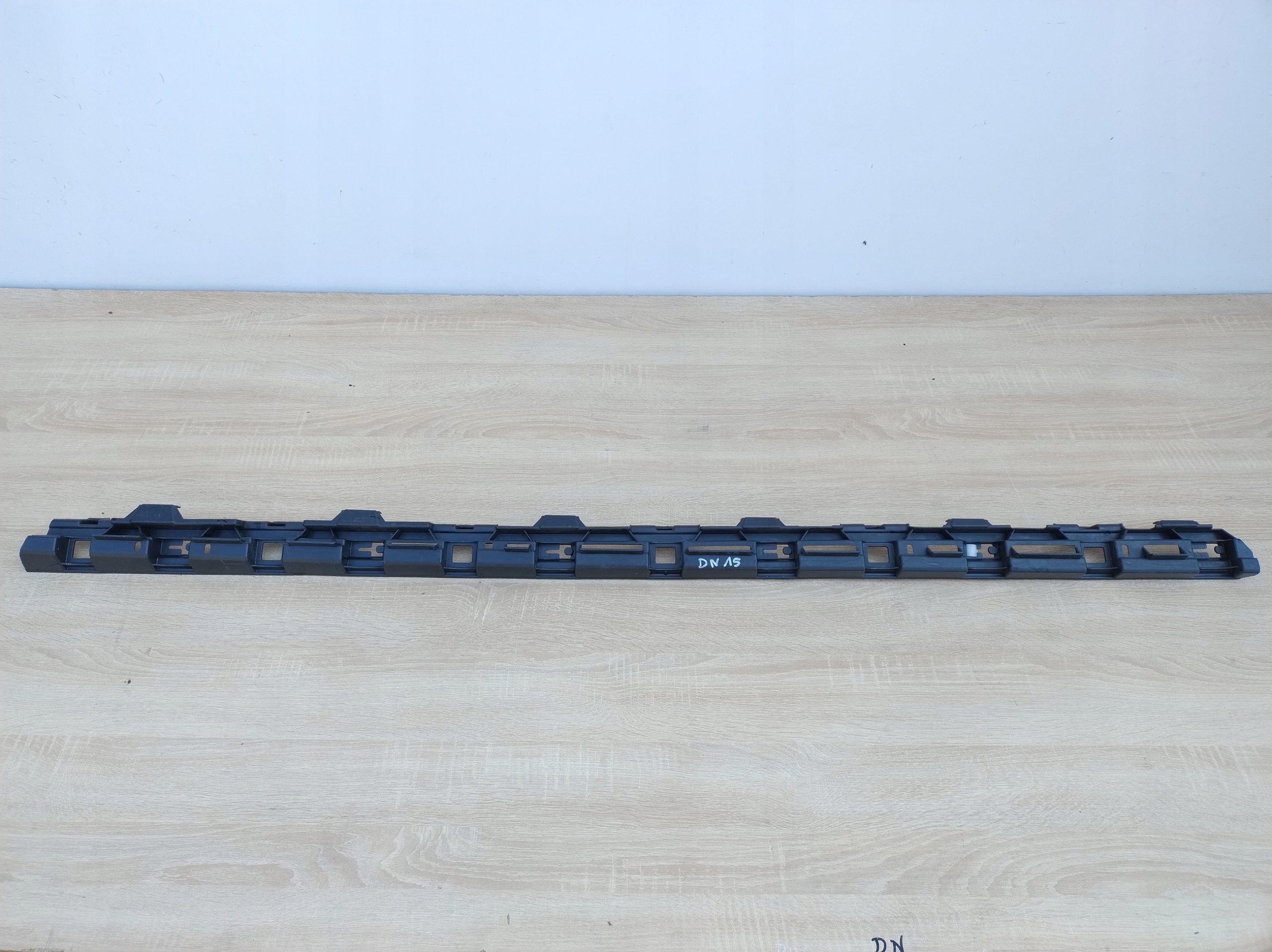 VW PASSAT B8 right holder mouldings PROGOWEJ support bracket 106501400100
