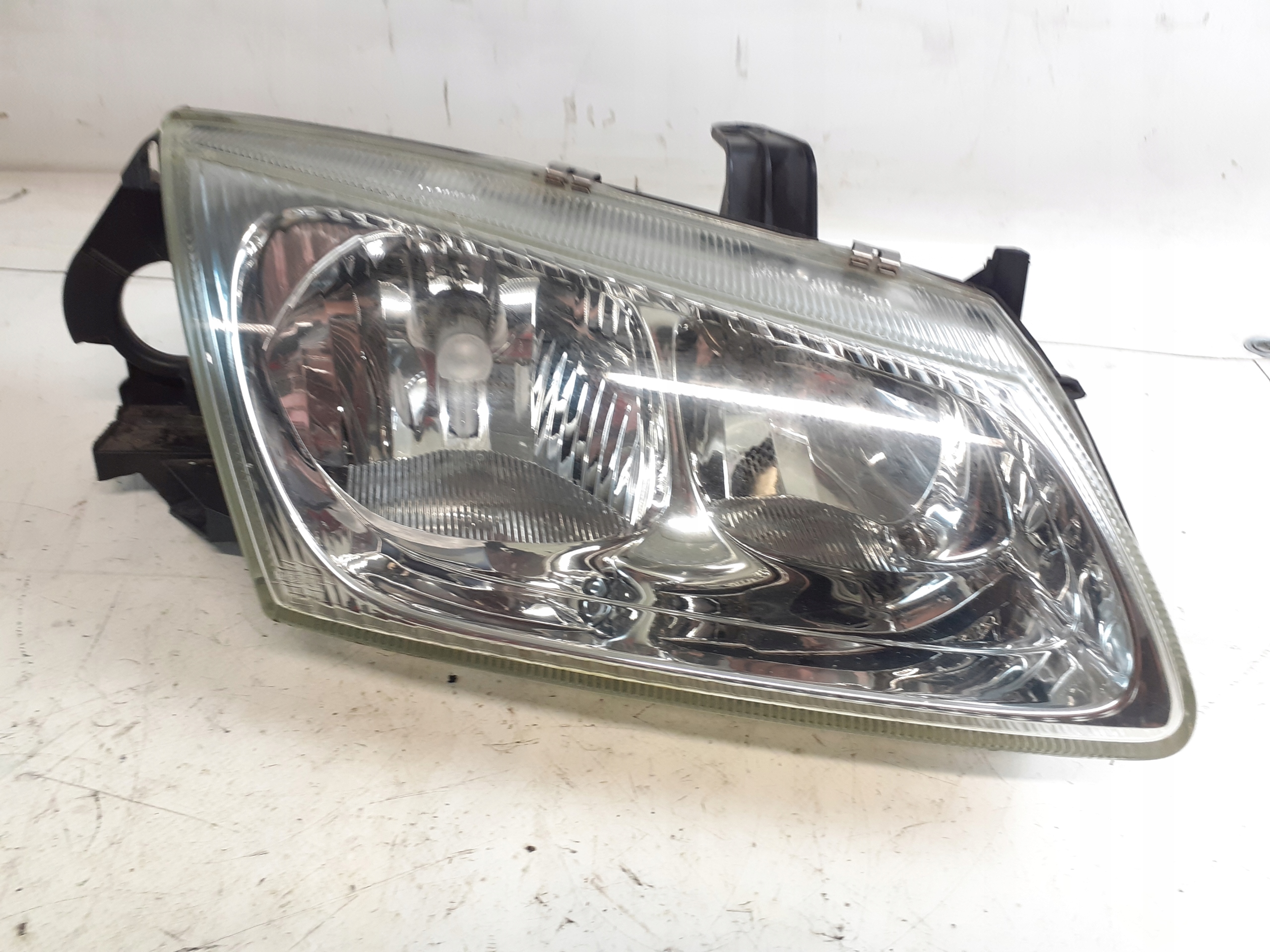 REFLEKTOR right light front EU NISSAN ALMERA N16