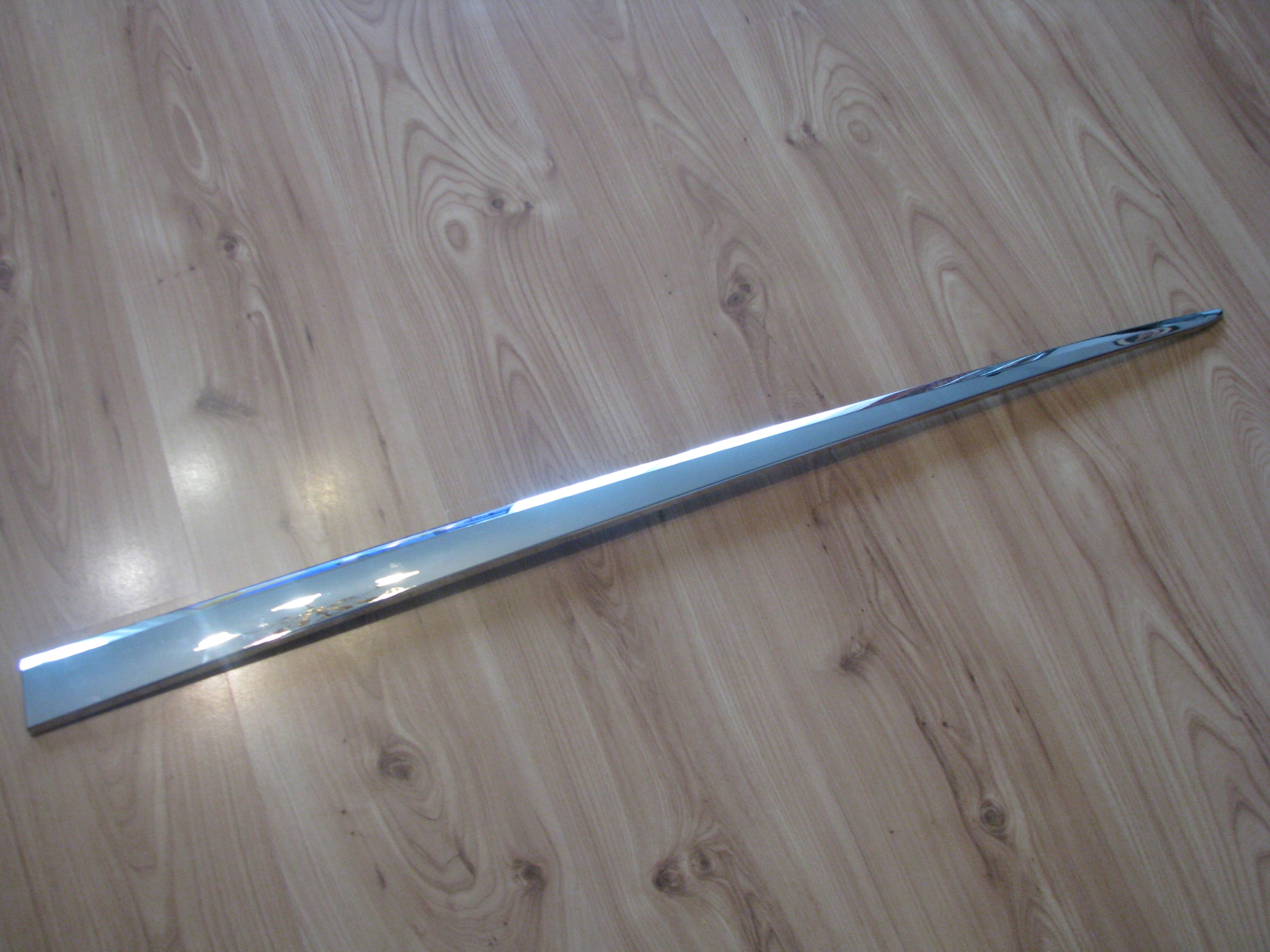 PZ49U-E9491-1B - Молдинг хром правый передний TOYOTA AURIS II 12-18R