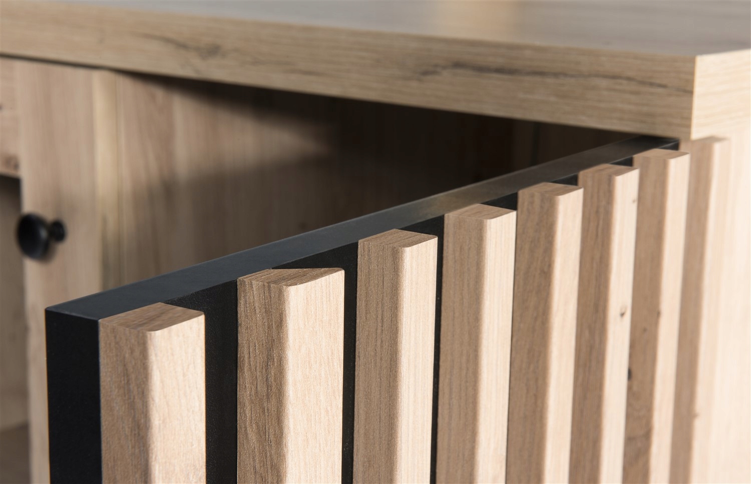 Meble do salonu loftowa witryna CALI C2 artisan Marka Jarstol