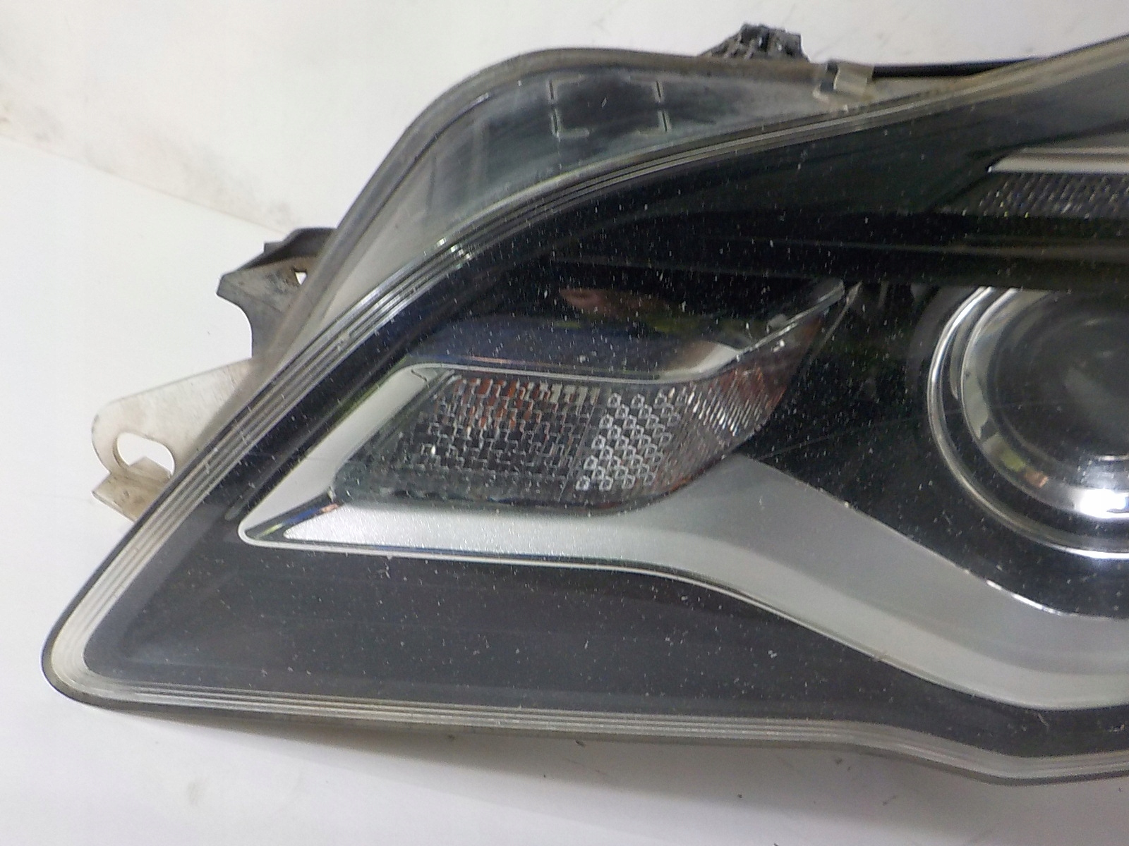 OPEL INSIGNIA A LIFT light left front front UK