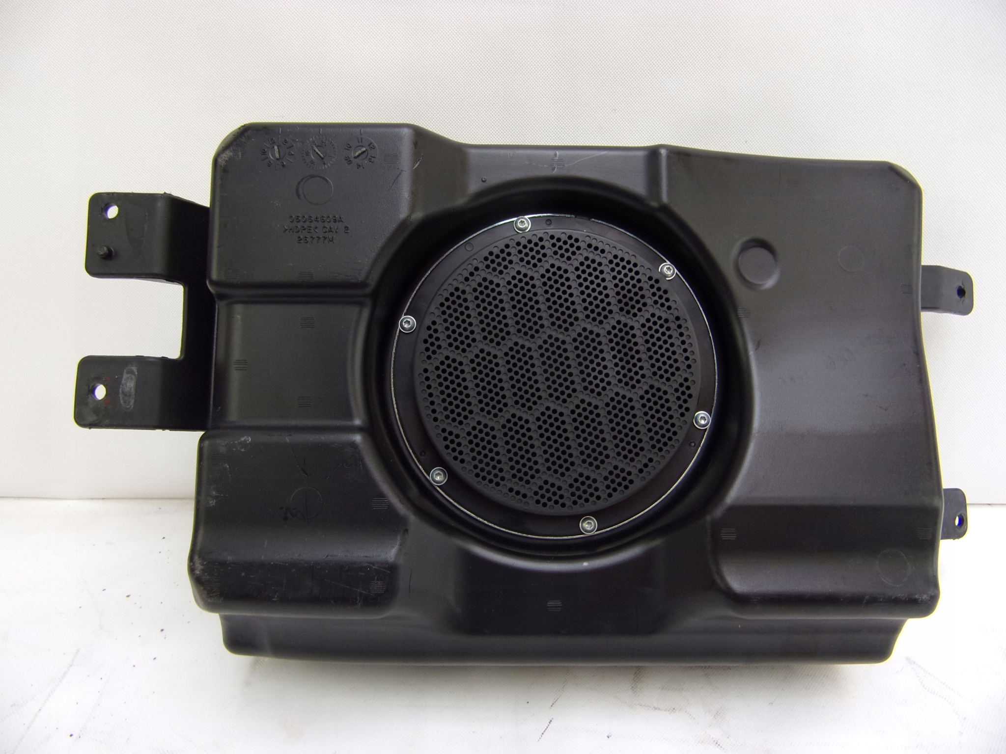 DODGE DURANGO III 11-ДИНАМИК САБВУФЕР 05064609A
