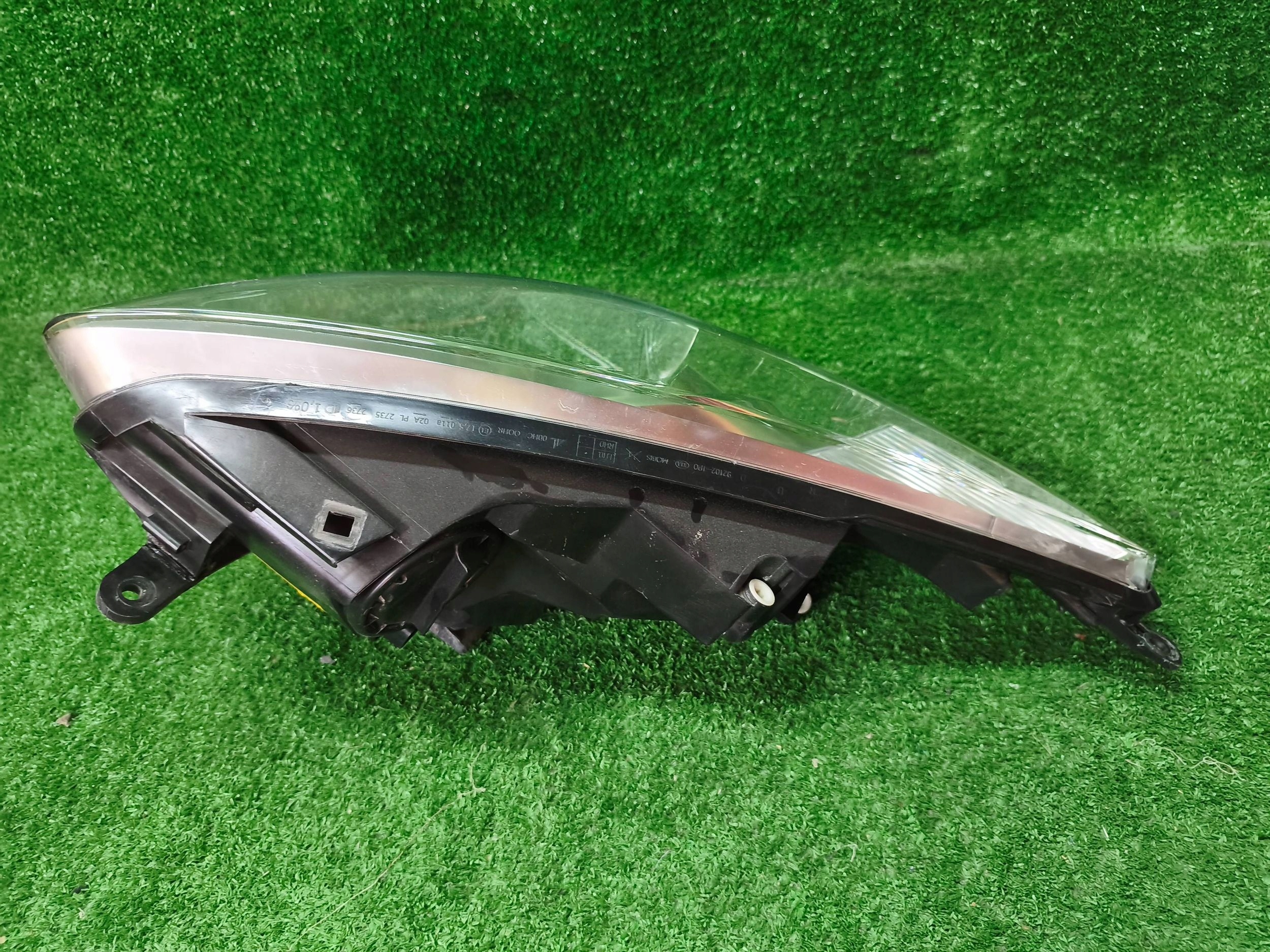 REFLEKTOR right front KIA VENGA NR.1214