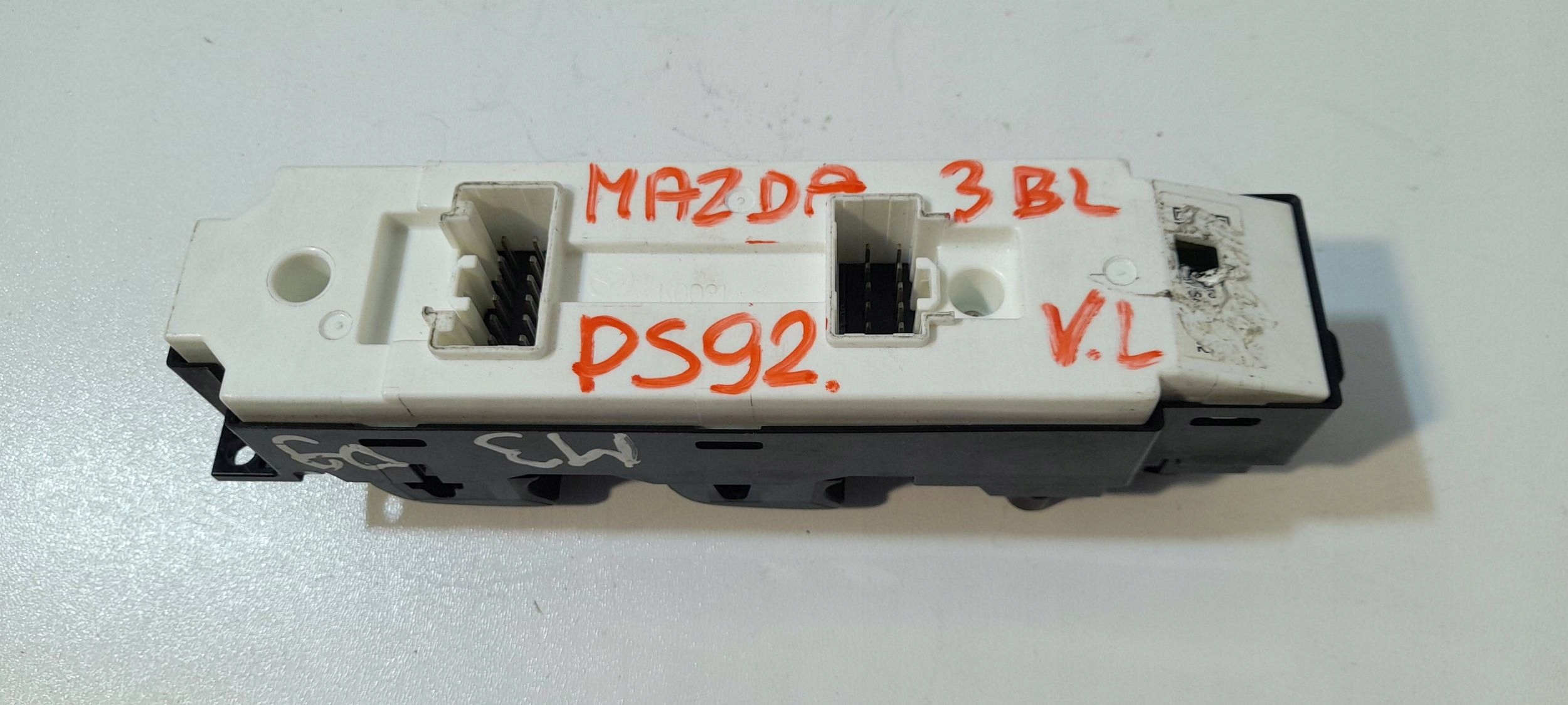 Mazda 3 BL control panel of the window K0021 (PS92)