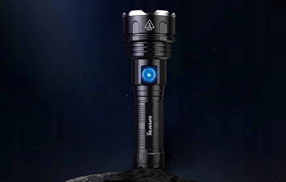 SUPERFIRE MOCNA LATARKA TAKTYCZNA LED AKUMULATOROWA POWERBANK 36W 2700LM Model R3 P90