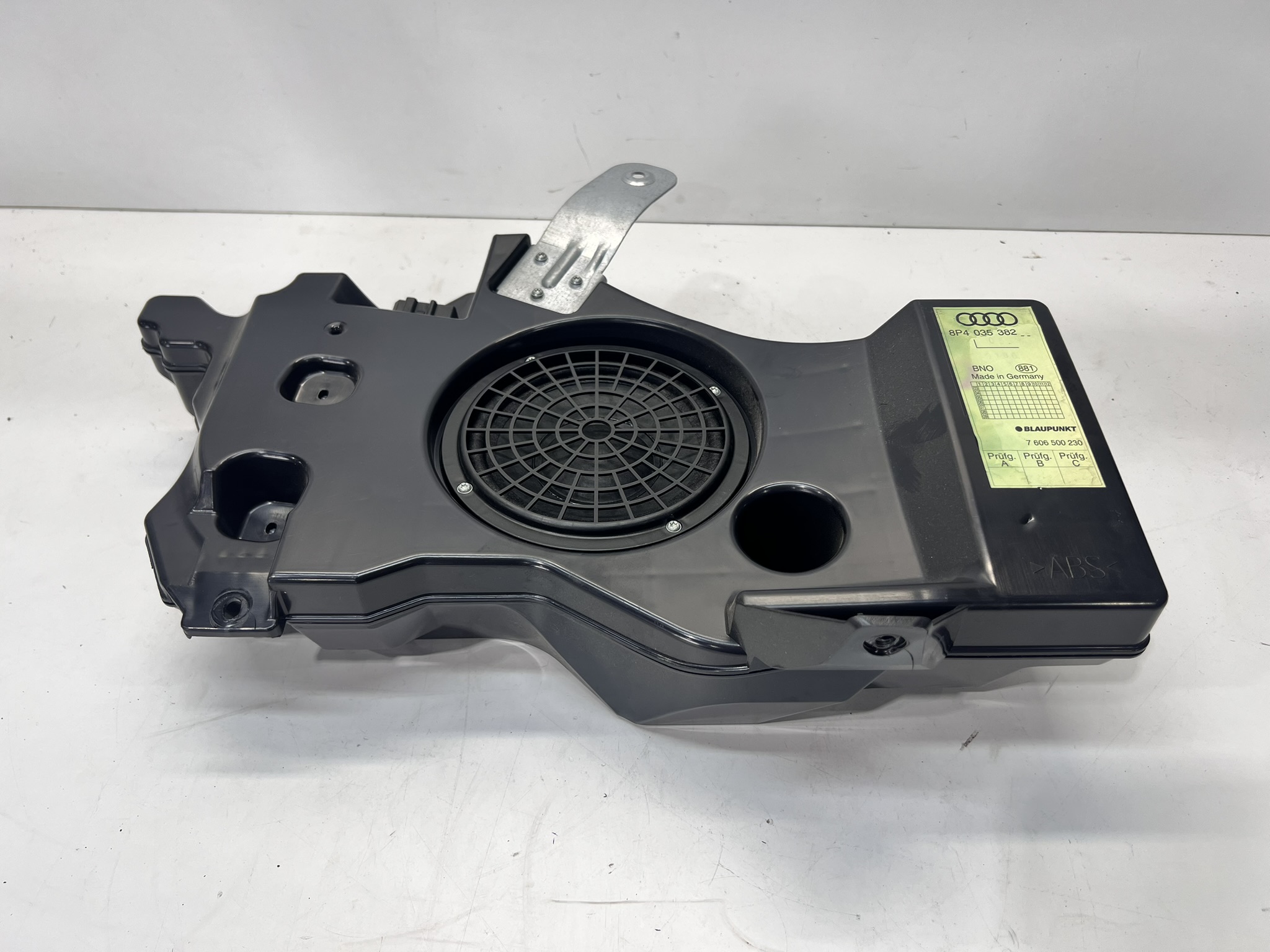 GŁOŚNIK SUBWOOFER TUBA AUDI A3 8P SPORTBACK 8P4035382 za