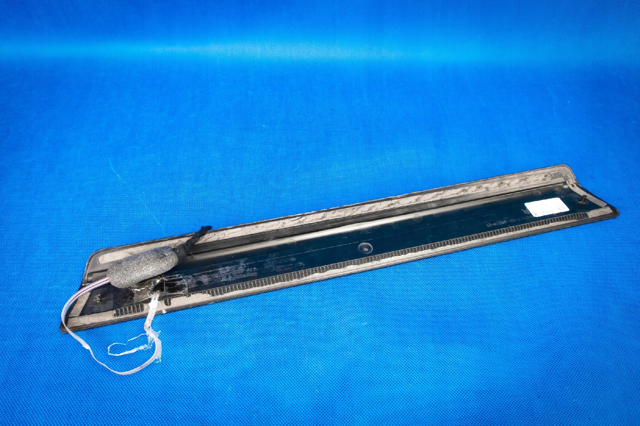 moulding threshold podswietlana Audi Q7 Etr 4M0947406A
