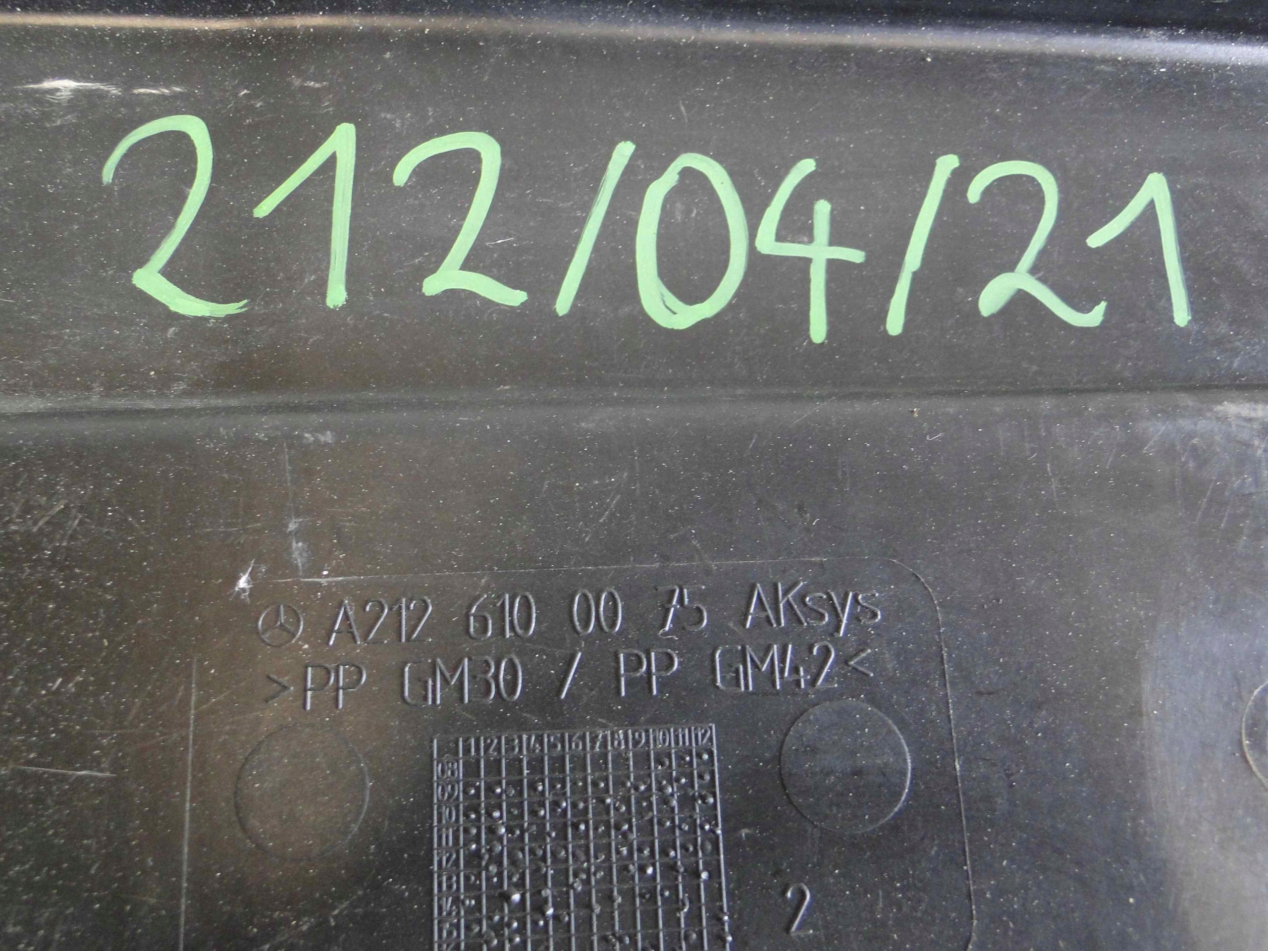 MERCEDES E KLASA W212 212 WNEKA KOLA ZAPASOWEGO Installation side rear