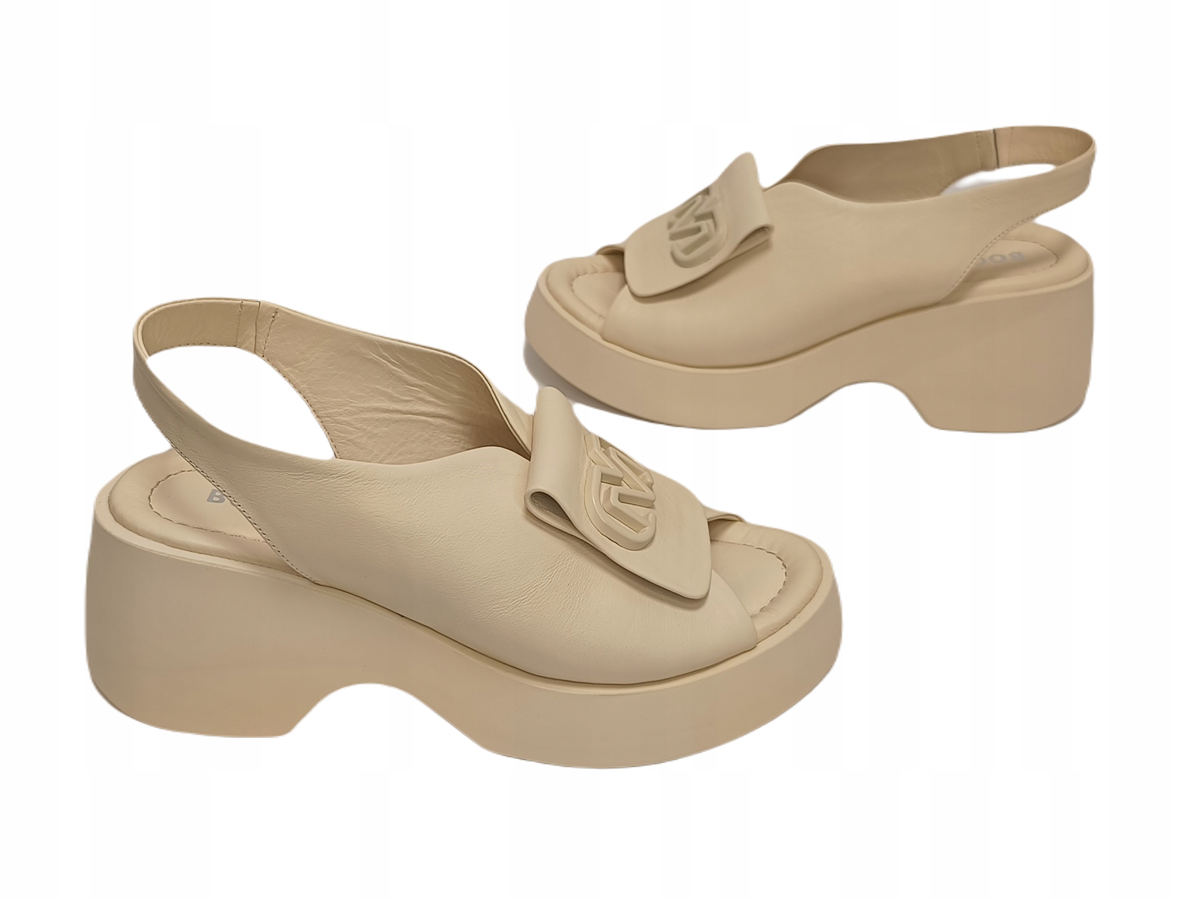 elegantní sandálky kotorn platforma Boccato 500 4700 béžová r39
