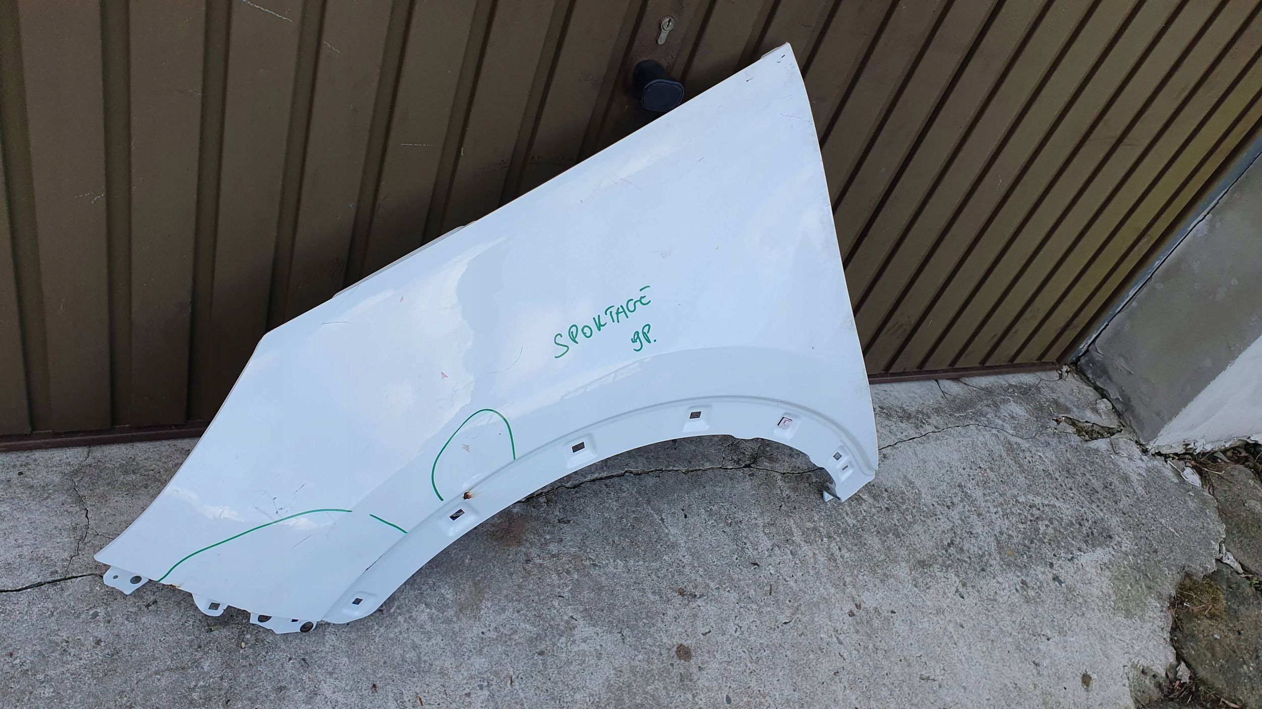 KIA Sportage 3 III 10-15 left fender front front €