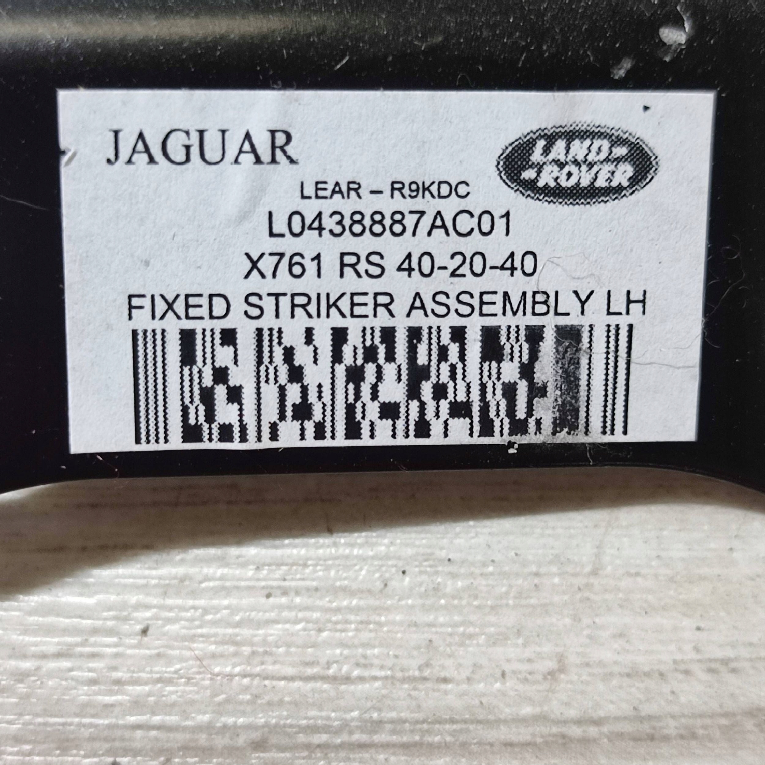 holder console left side Jaguar F-Pace L0438887AC01