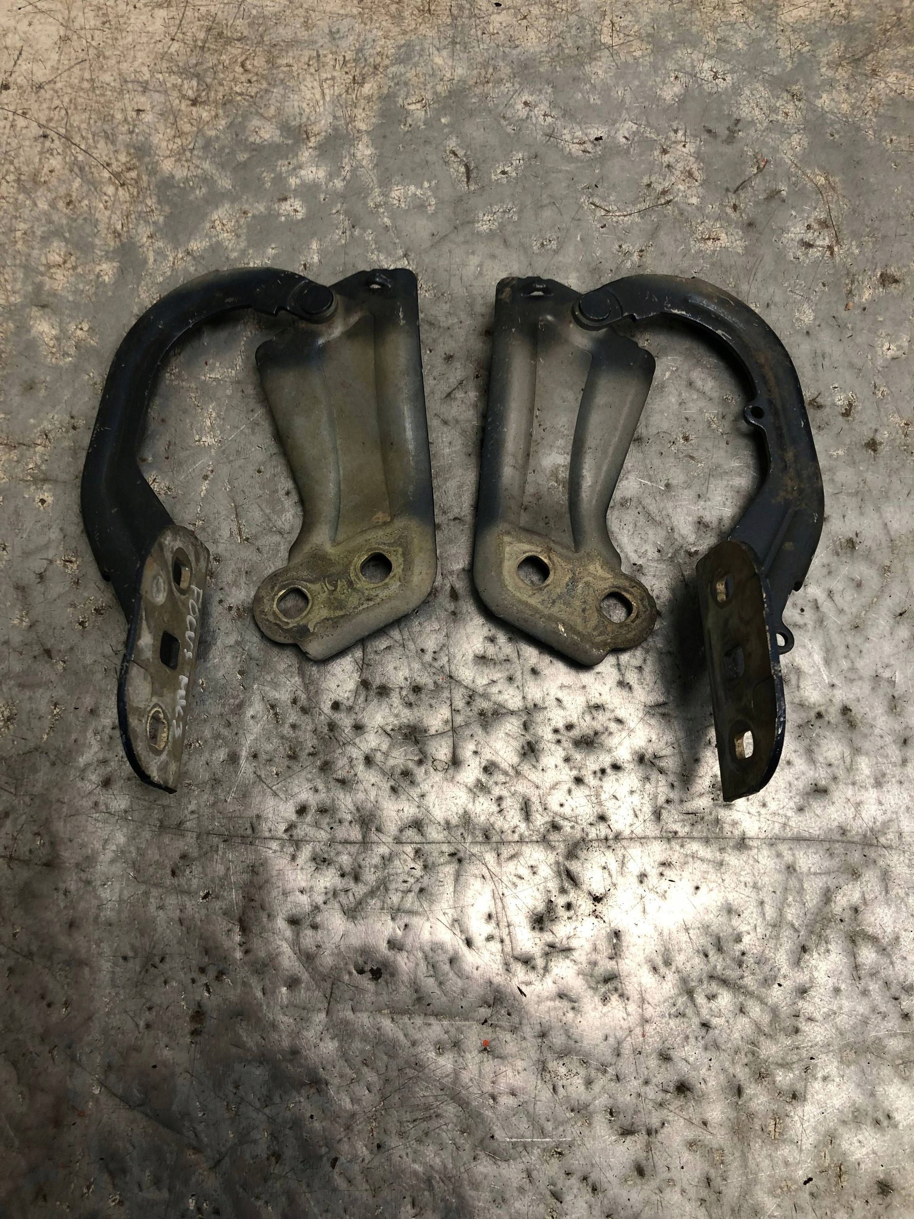 cerniere cofano FORD FOCUS MK3 BM51-A16800-AD BM51-A16801-AD