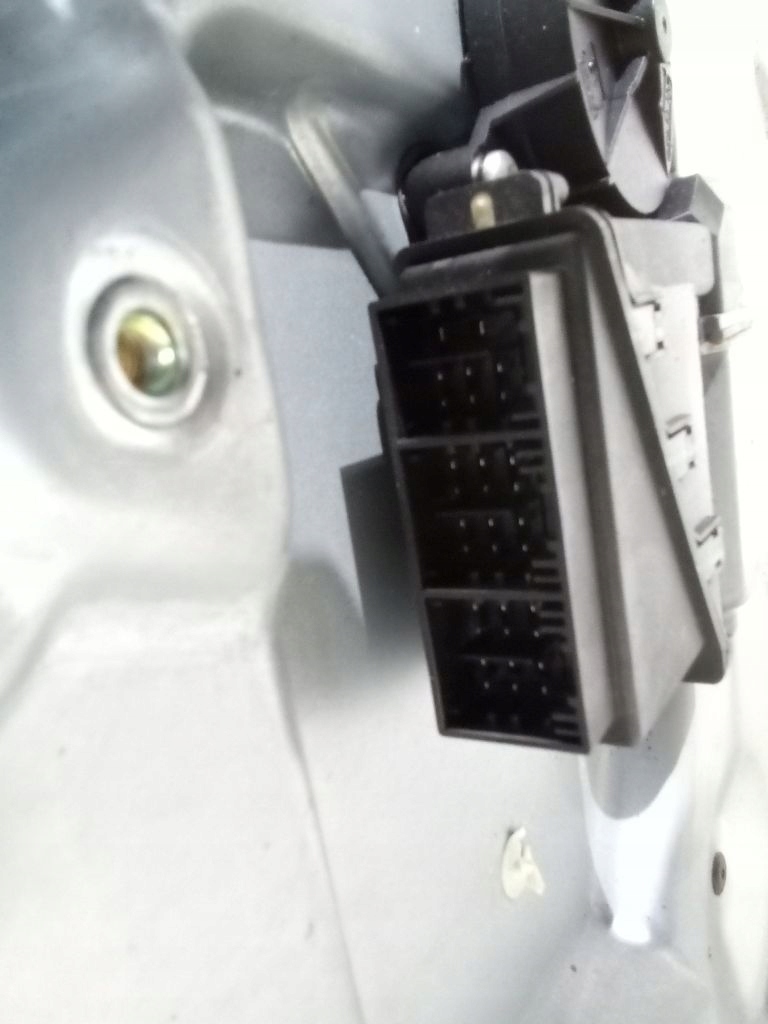 Skoda Fabia and window regulator left front