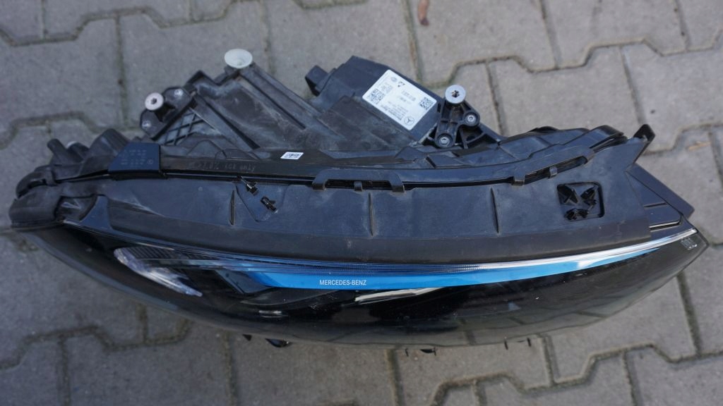 MERCEDES EQB 243 right light front LED complete